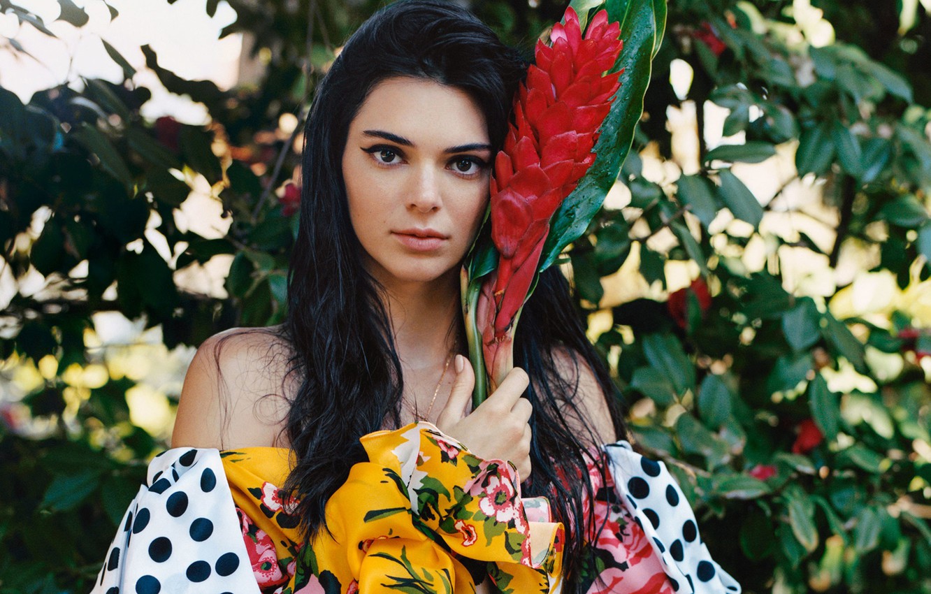 Kendall Jenner Vogue Magazine Wallpapers