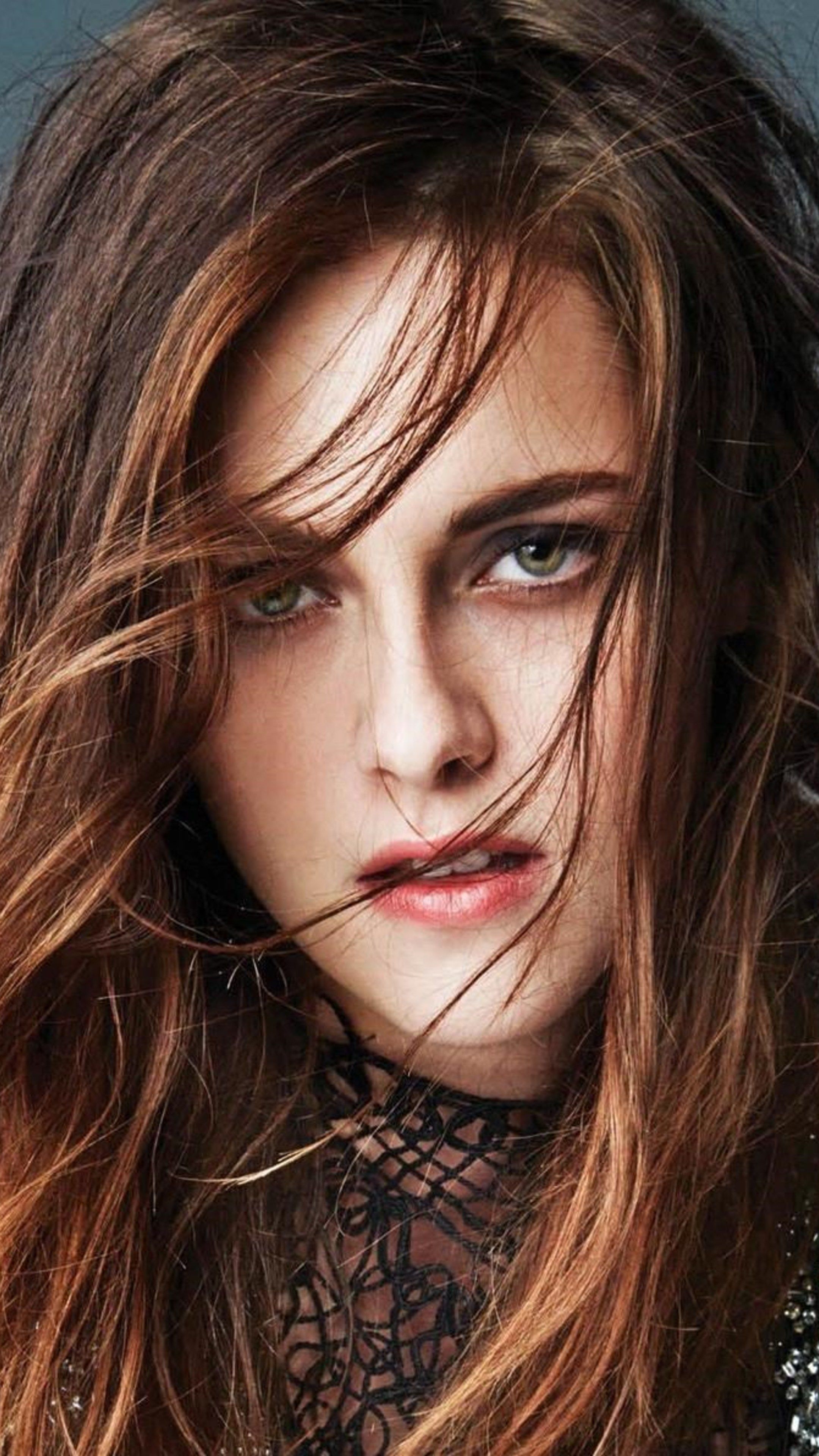 Kristen Stewart Close-Up Wallpapers