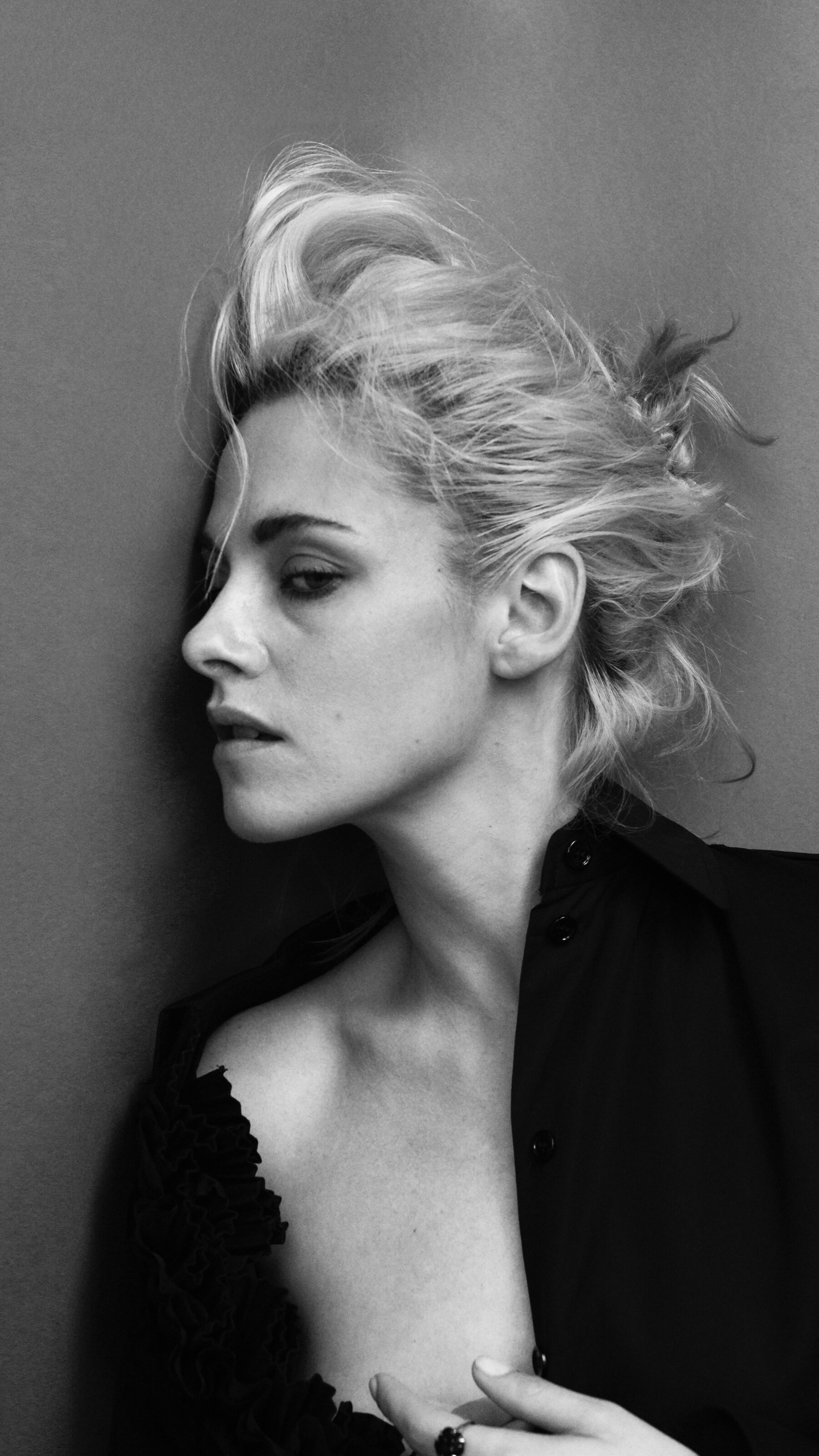 Kristen Stewart HD Monochrome 2021 Wallpapers