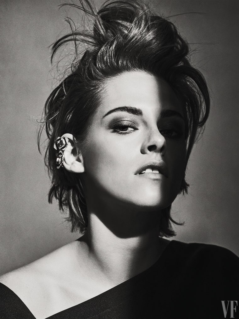 Kristen Stewart HD Monochrome 2021 Wallpapers