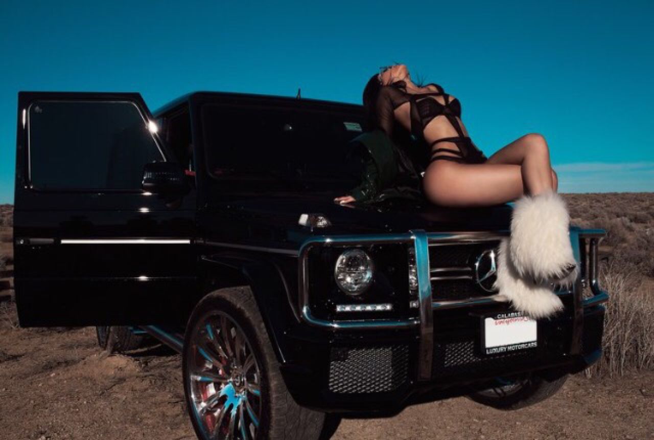 Kylie Jenner Car Shoot New Wallpapers