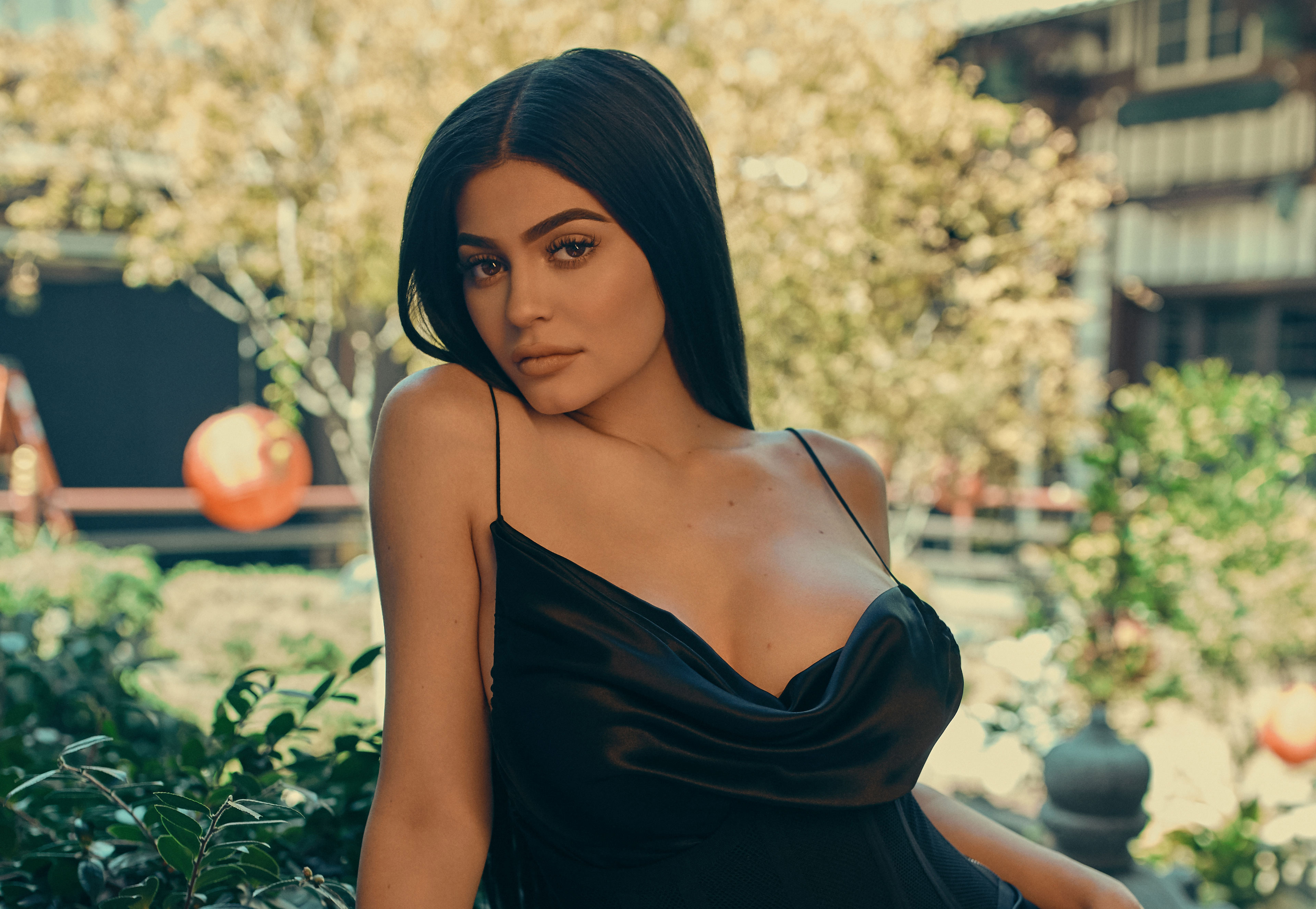 Kylie Jenner Drop Three Wallpapers