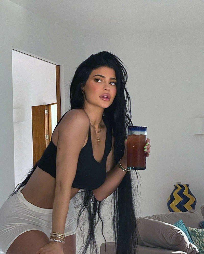 Kylie Jenner New Photoshoot Wallpapers