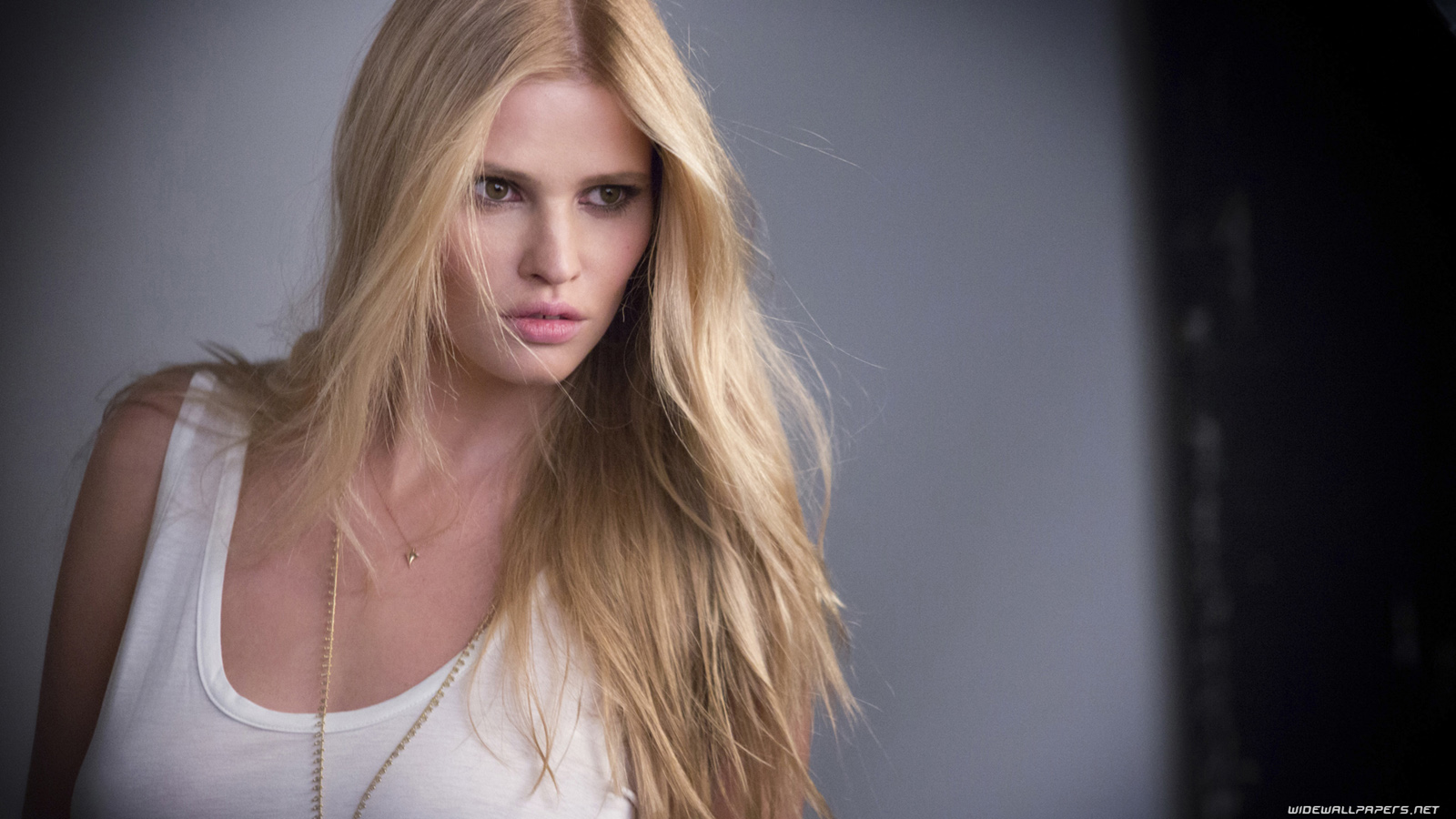 Lara Stone Wallpapers