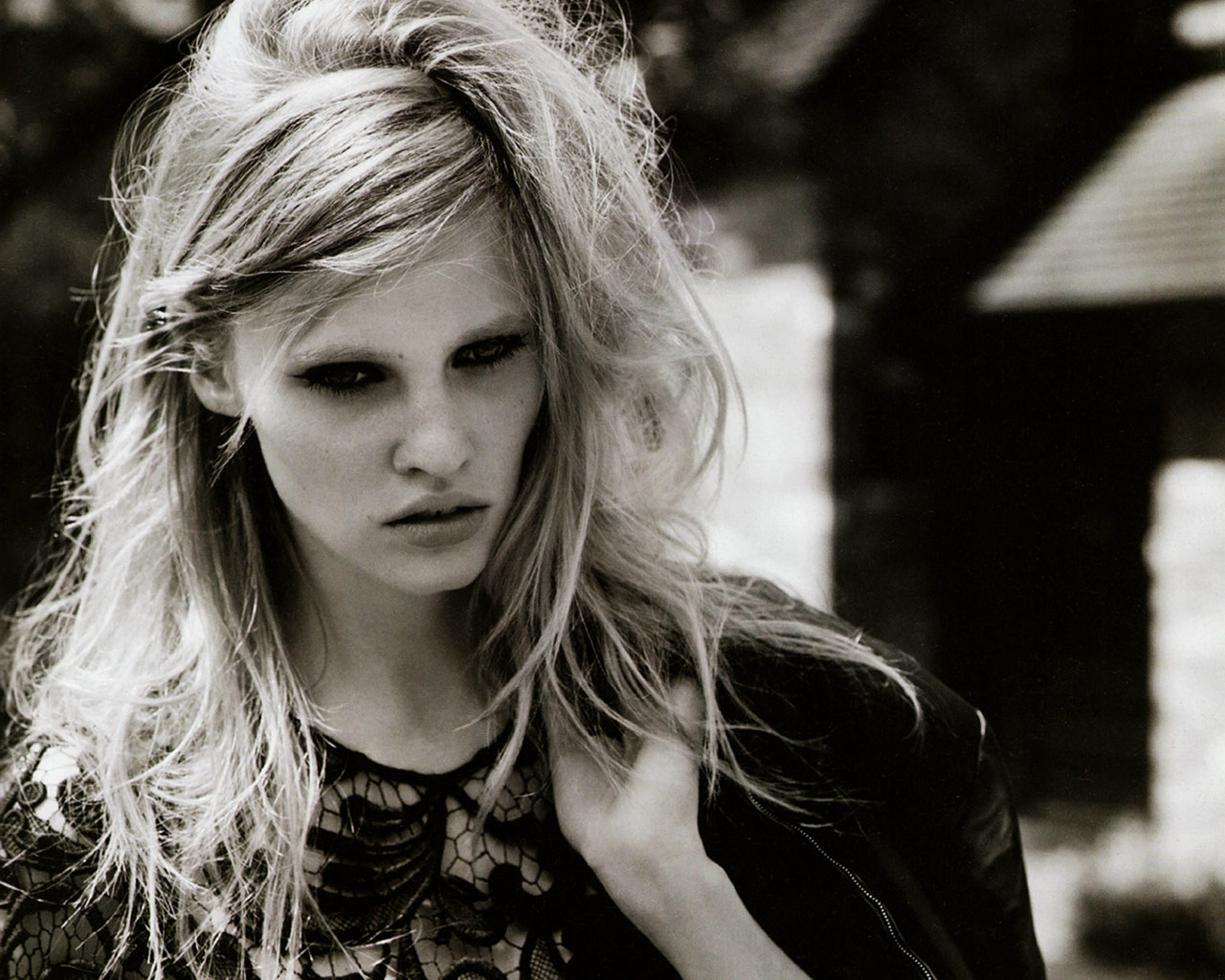 Lara Stone Wallpapers