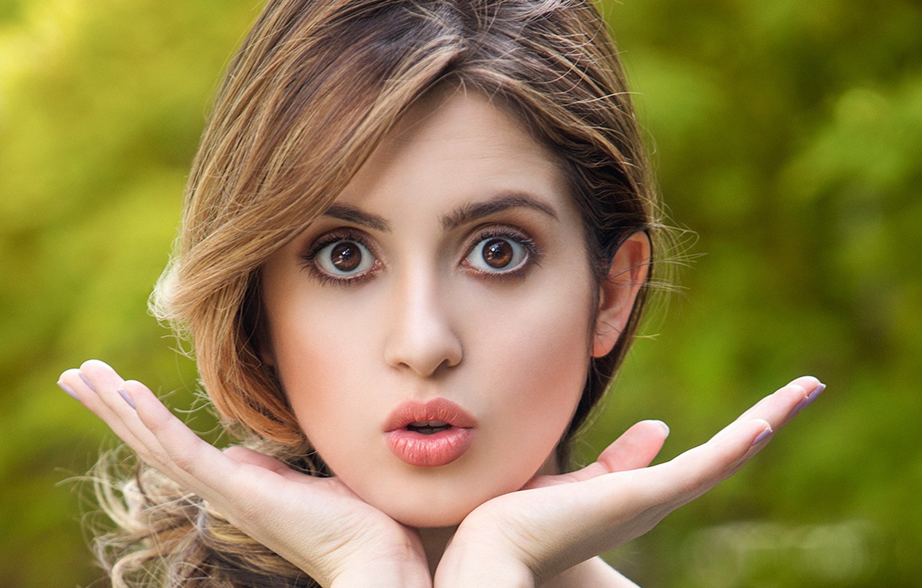 Laura Marano 2018 Wallpapers