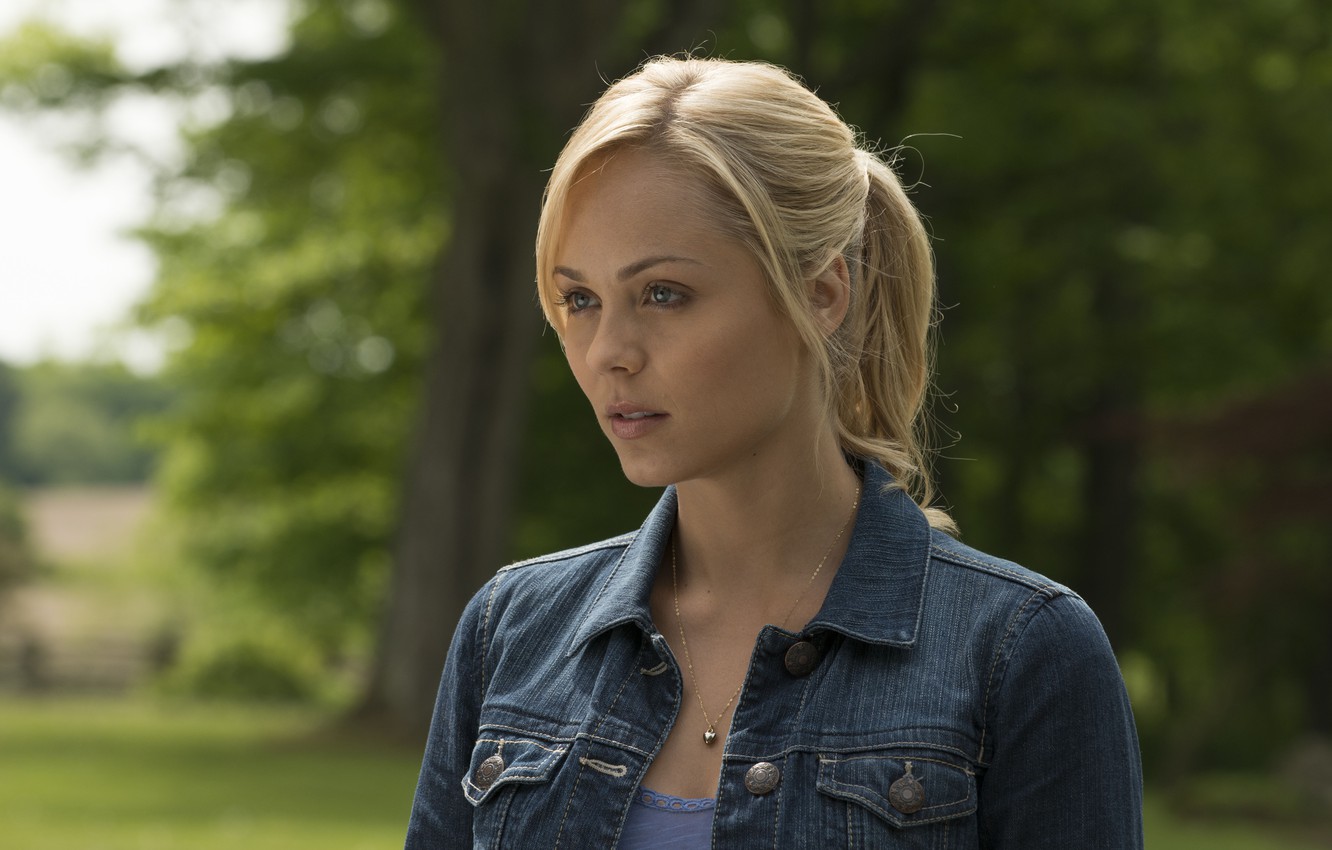 Laura Vandervoort Wallpapers