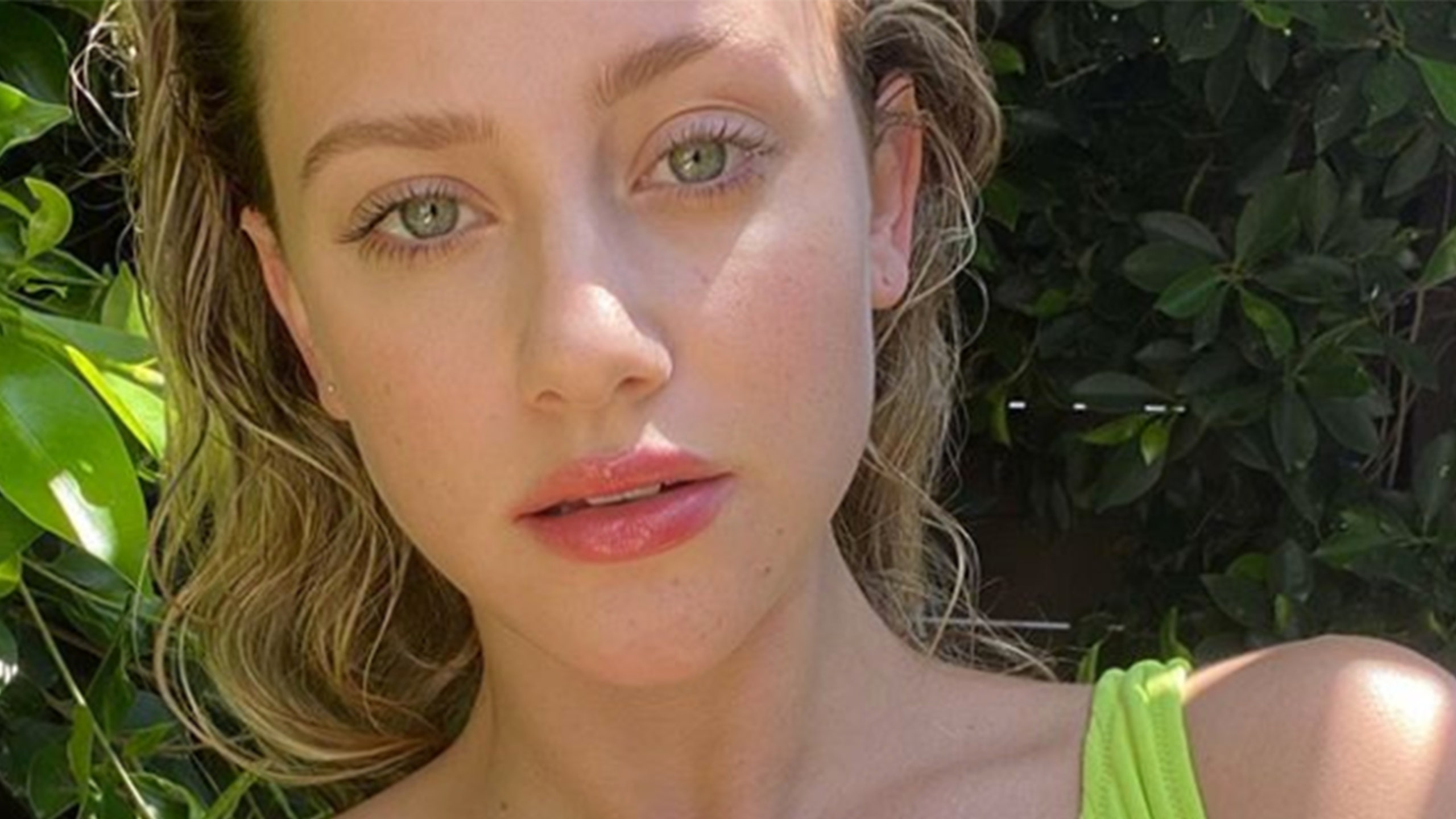 Lili Reinhart Face 2020 Wallpapers