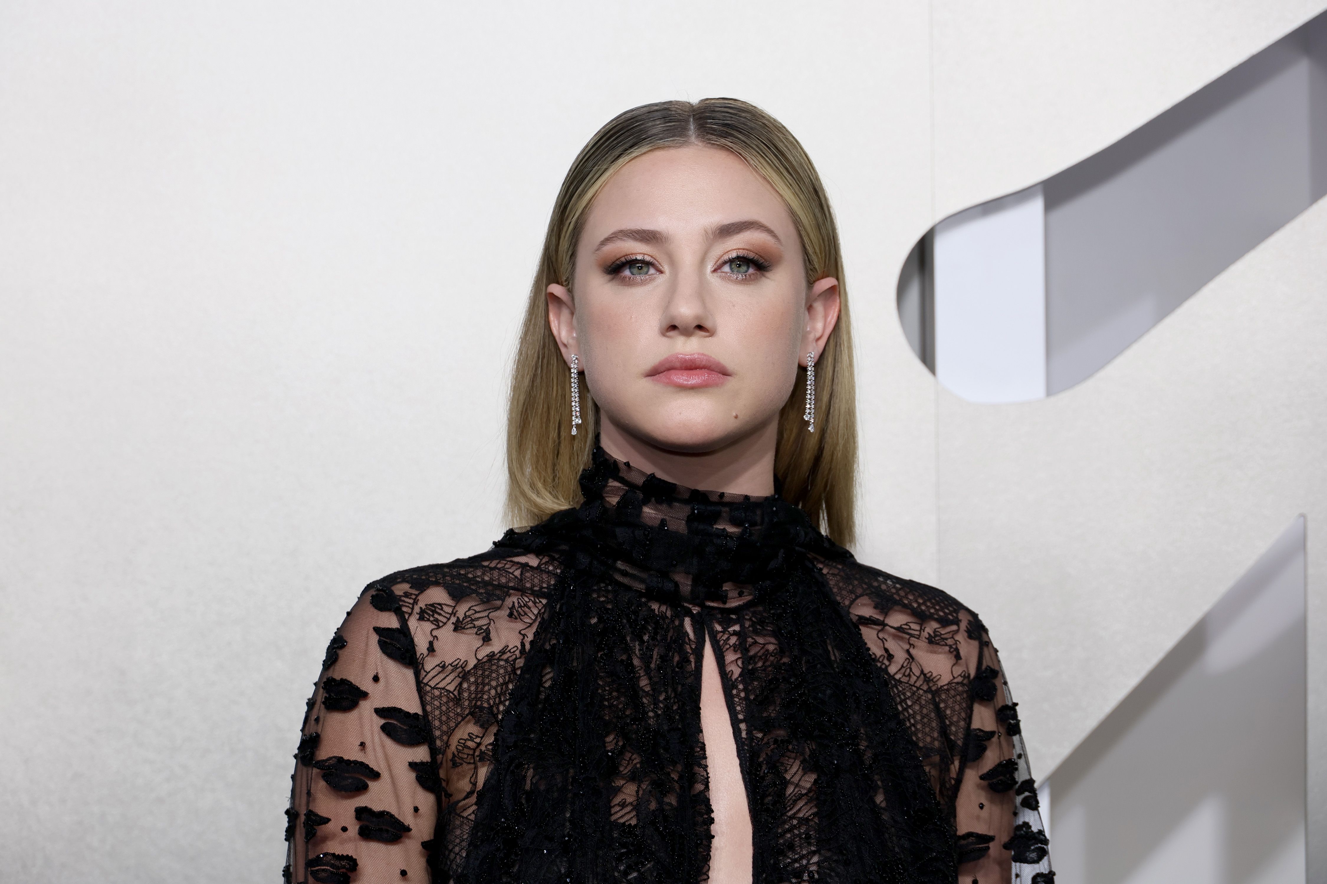 Lili Reinhart In Black Wallpapers