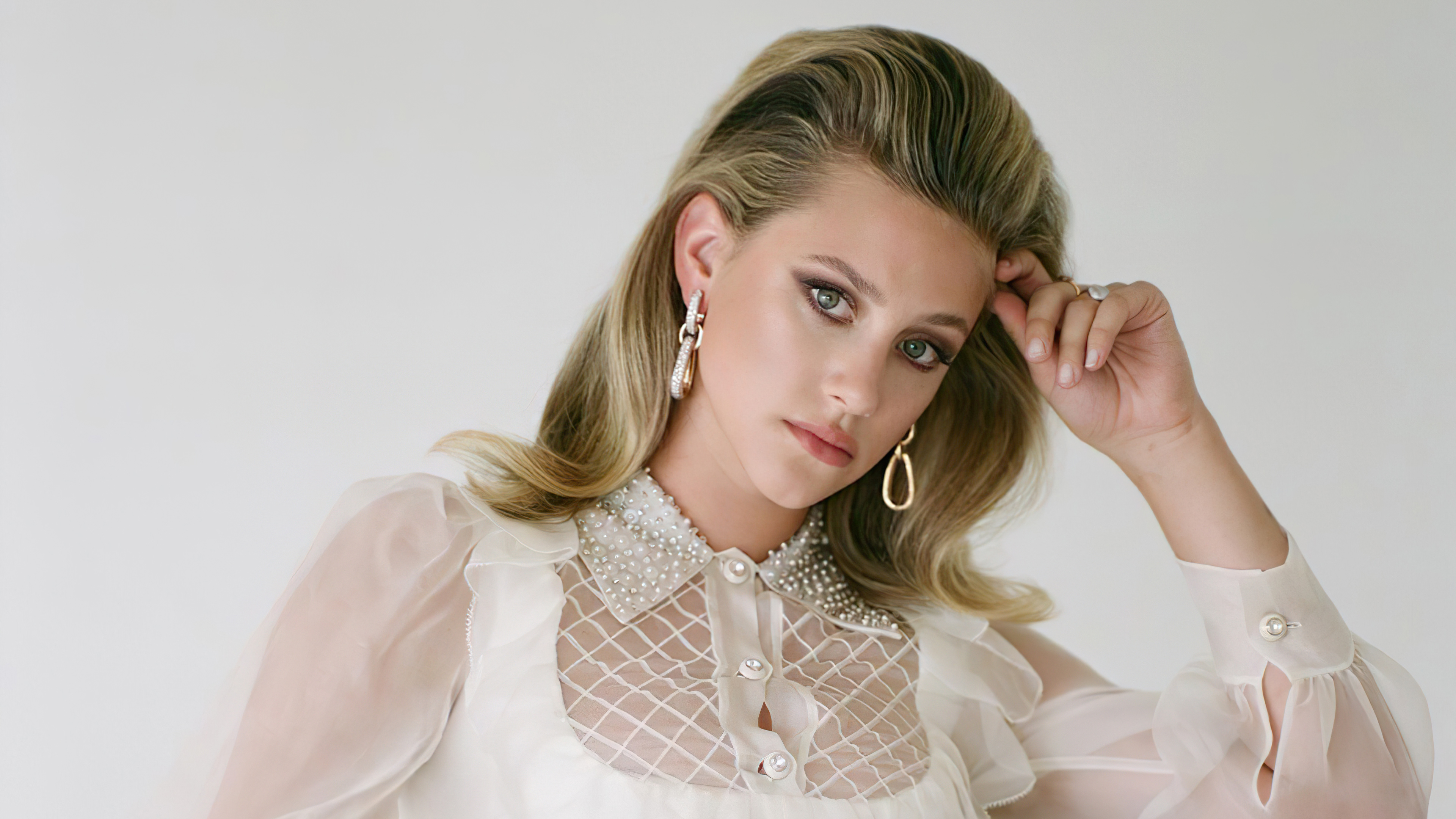 Lili Reinhart The Breakup Collection 2018 Wallpapers