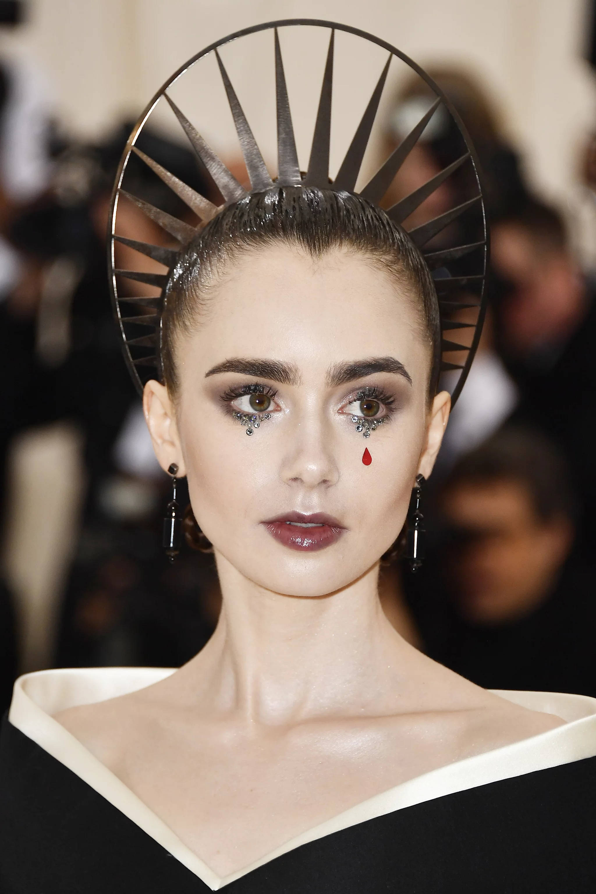 Lily Collins 2018 Wallpapers