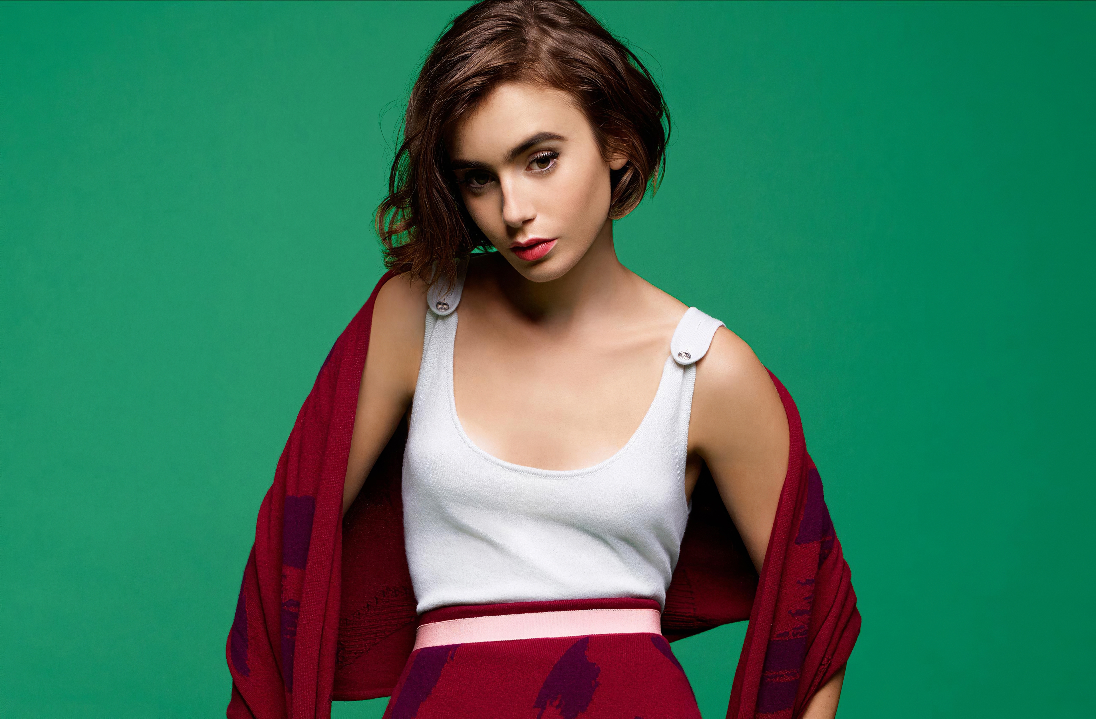 Lily Collins 4K Wallpapers