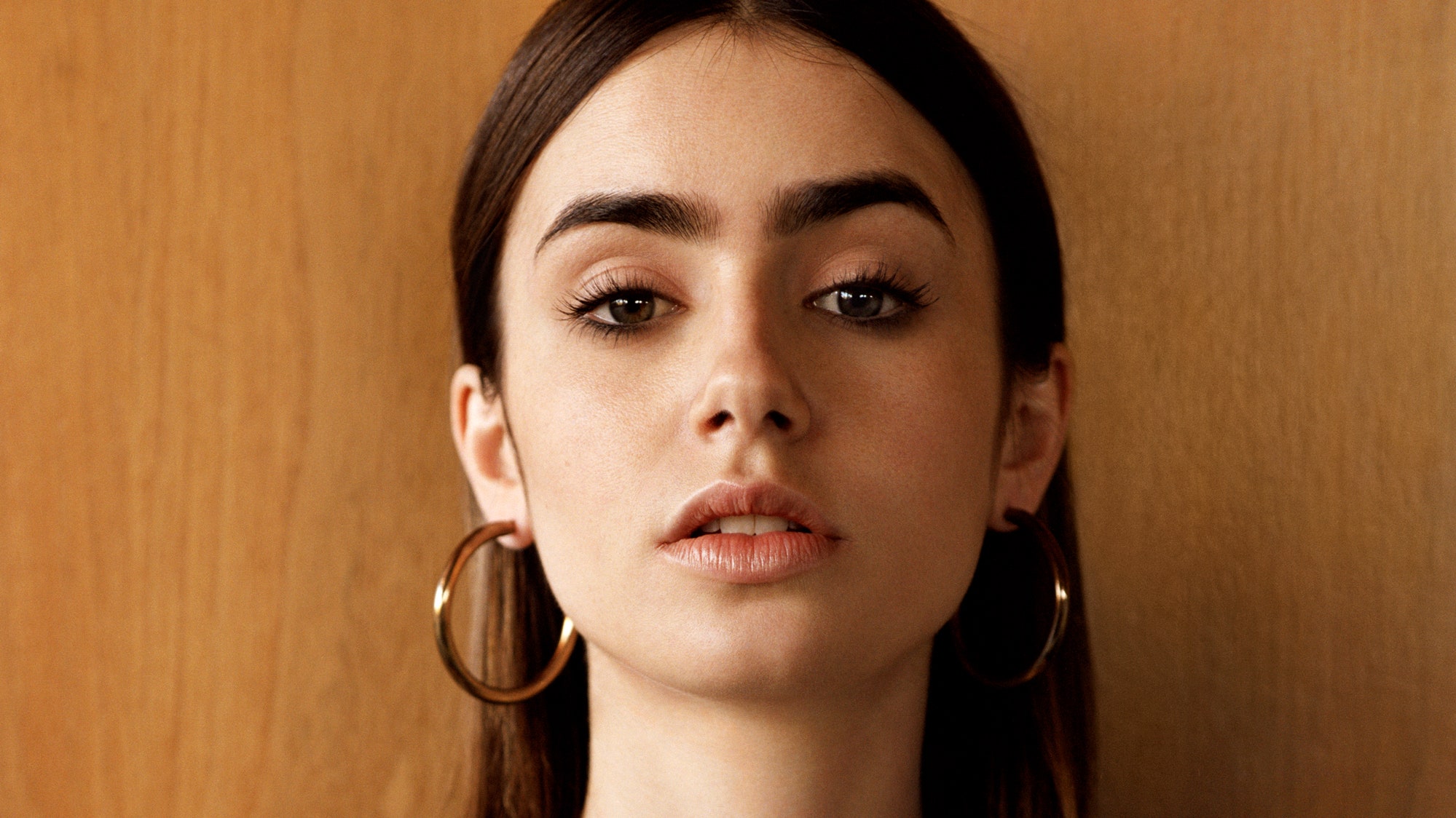 Lily Collins Cute British Actress Wallpapers