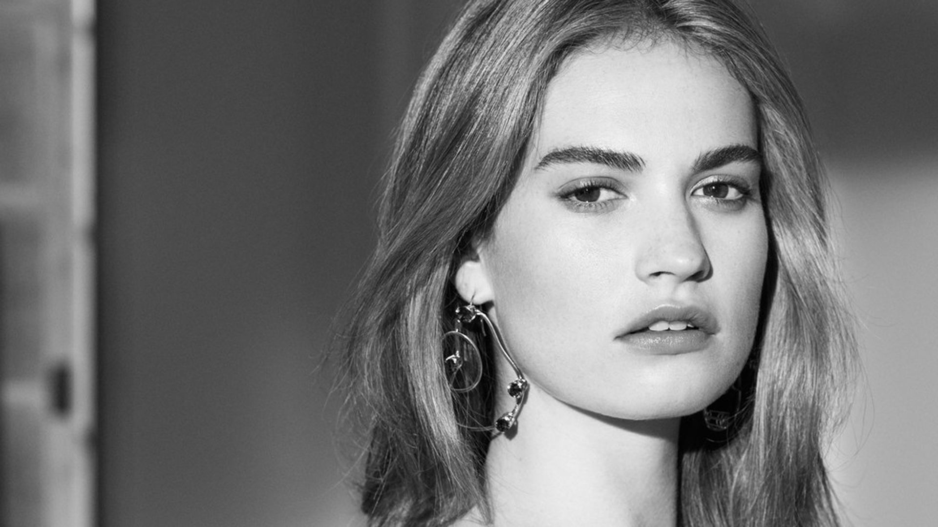 Lily James Hot Wallpapers