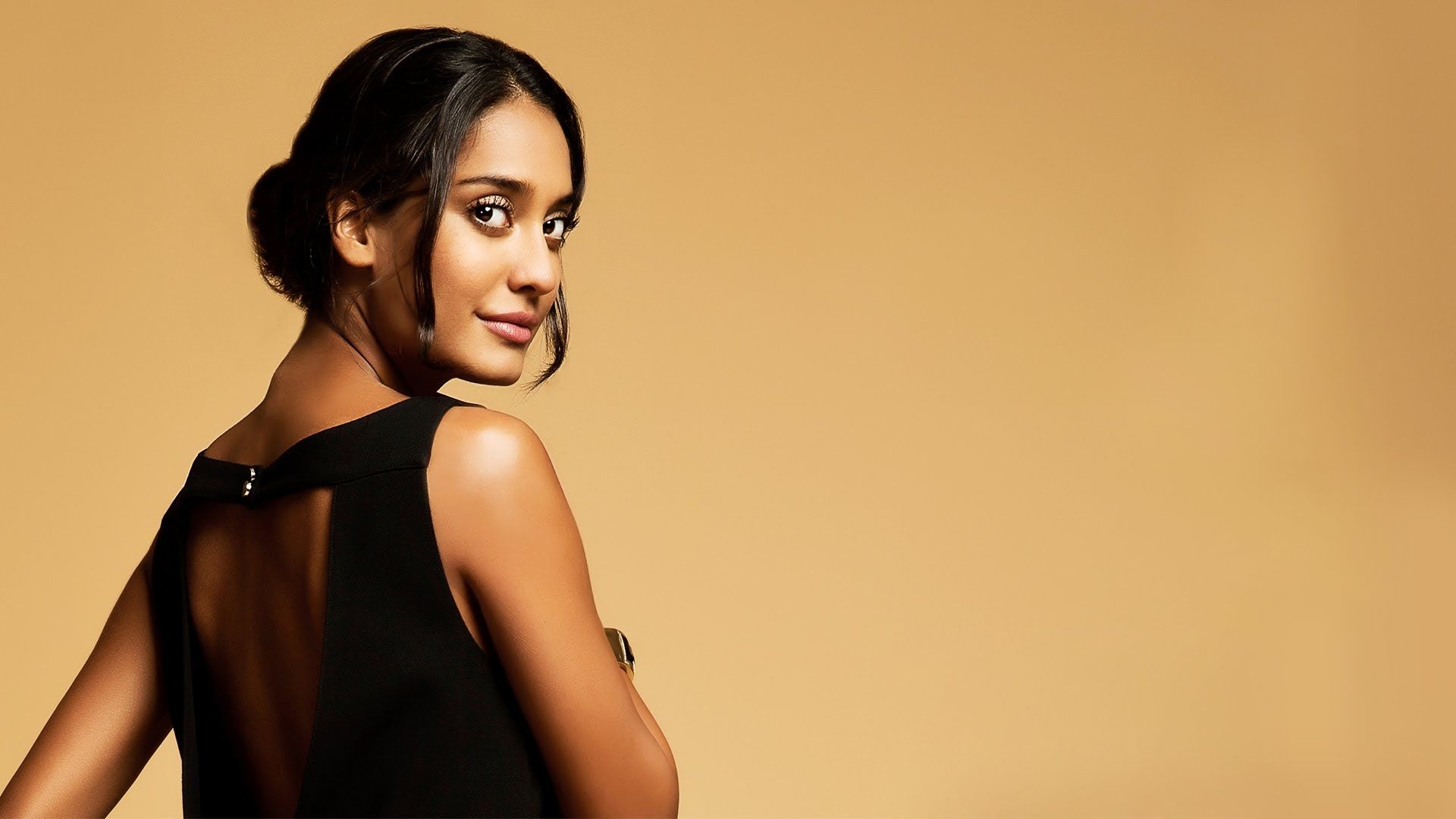 Lisa Haydon Wallpapers