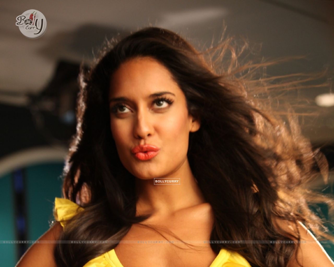 Lisa Haydon Wallpapers