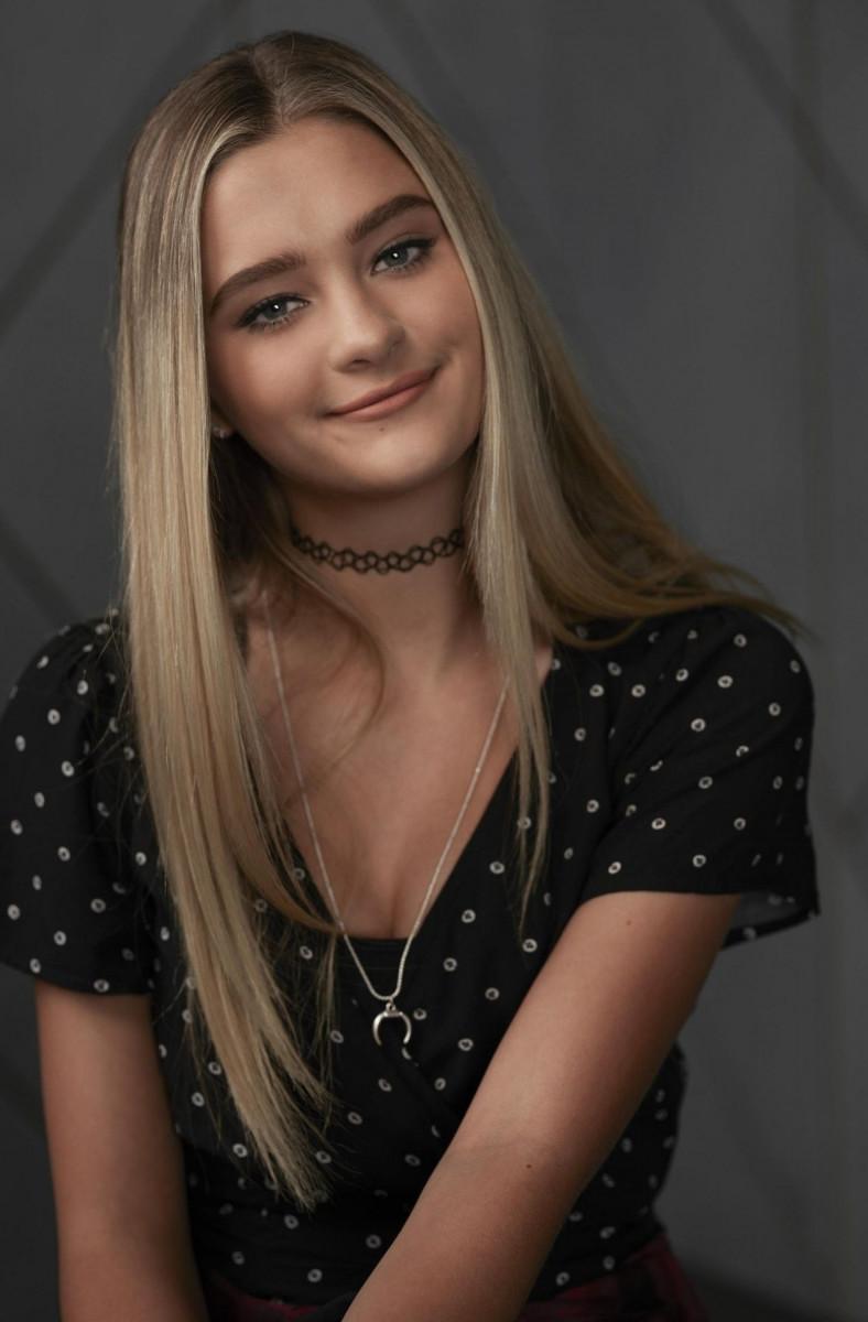 Lizzy Greene 2019 Wallpapers