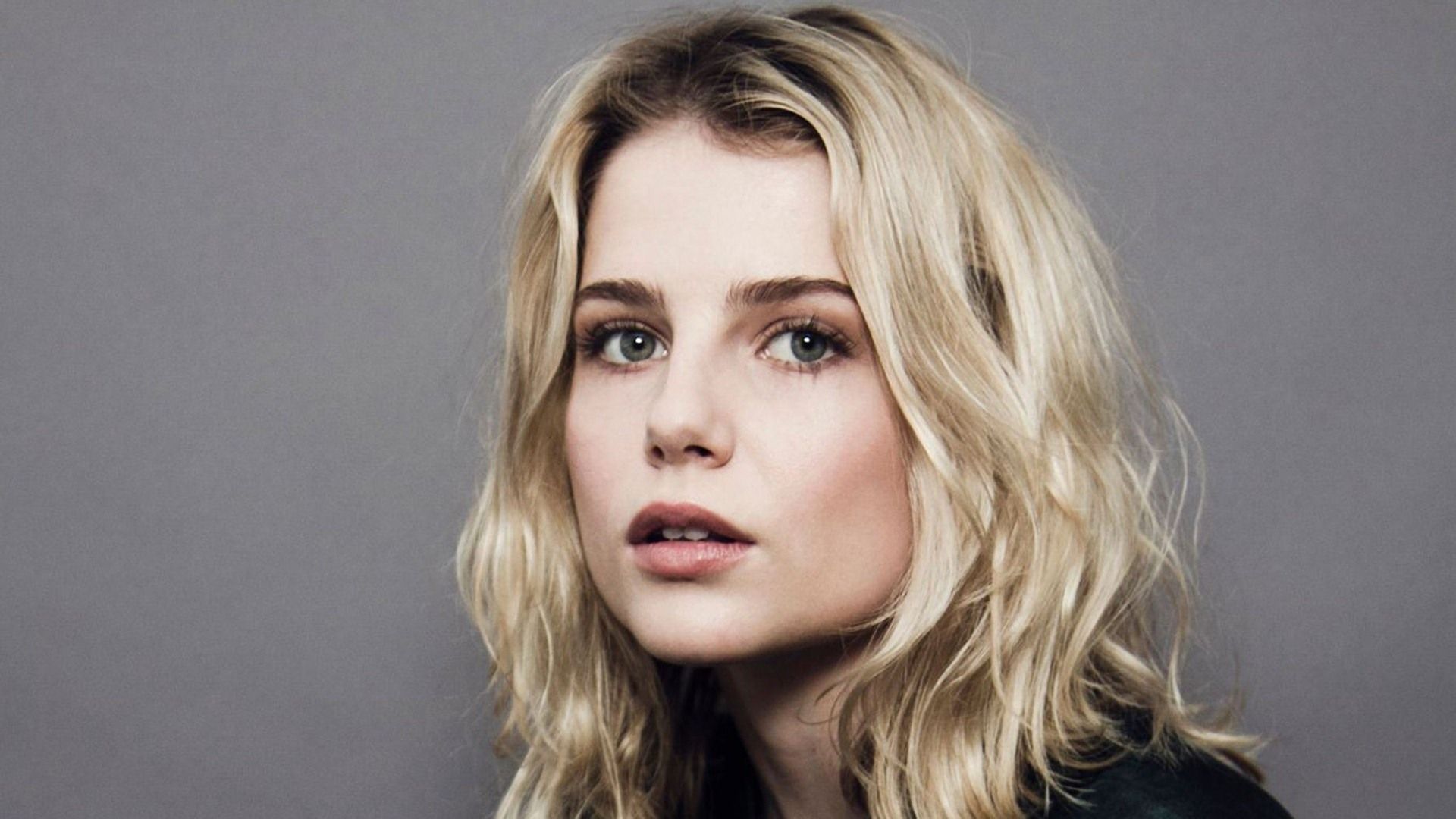 Lucy Boynton Wallpapers