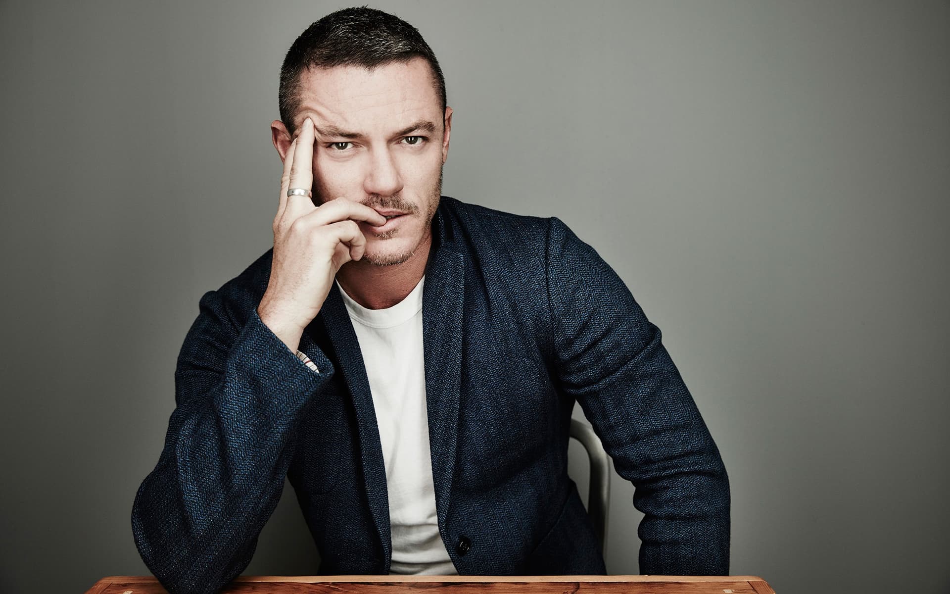 Luke Evans Wallpapers