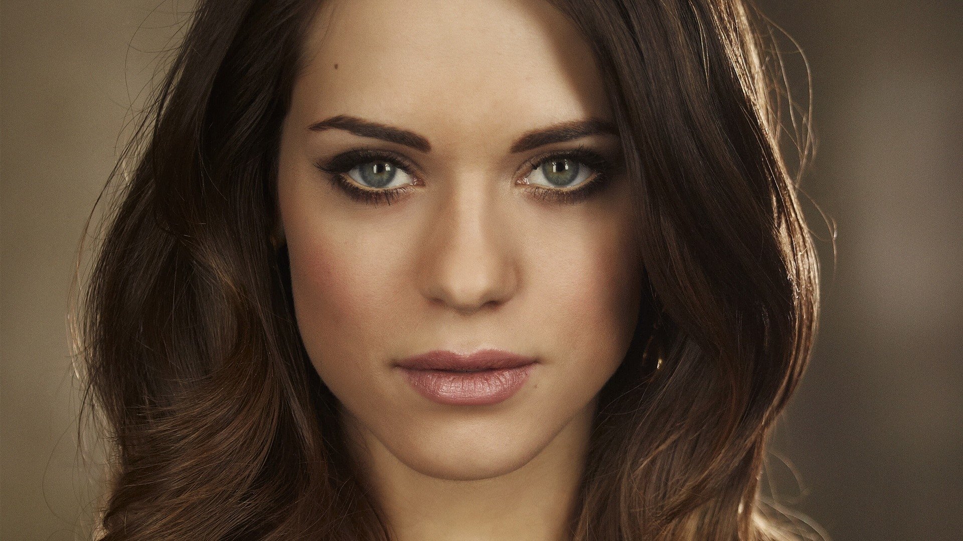 Lyndsy Fonseca Wallpapers