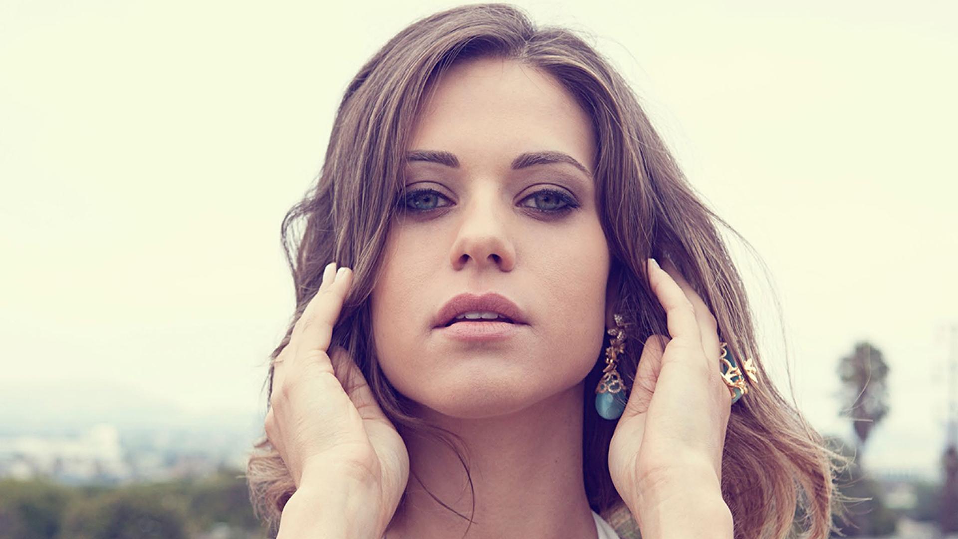 Lyndsy Fonseca Wallpapers