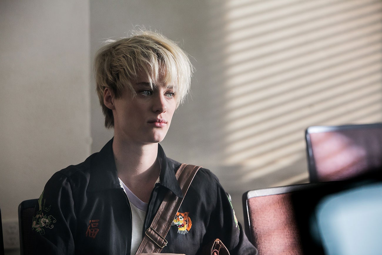 Mackenzie Davis Actress Photoshoot Wallpapers