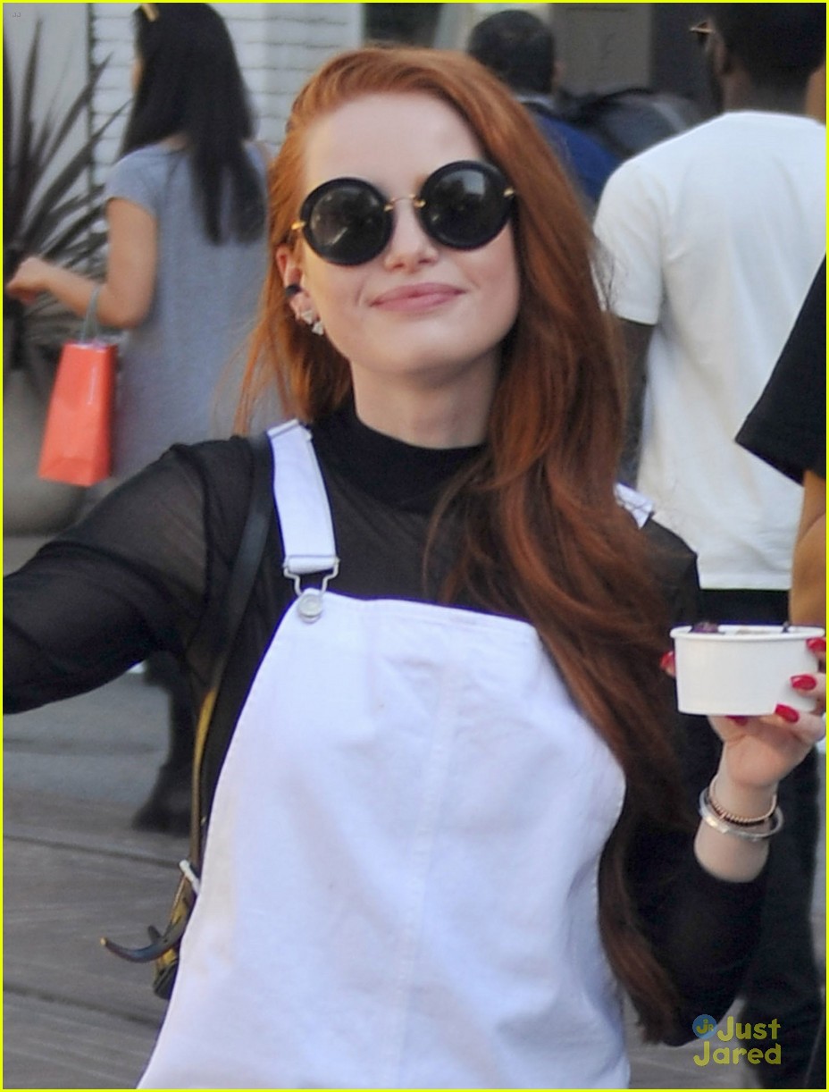 Madelaine Petsch Smiling Wallpapers