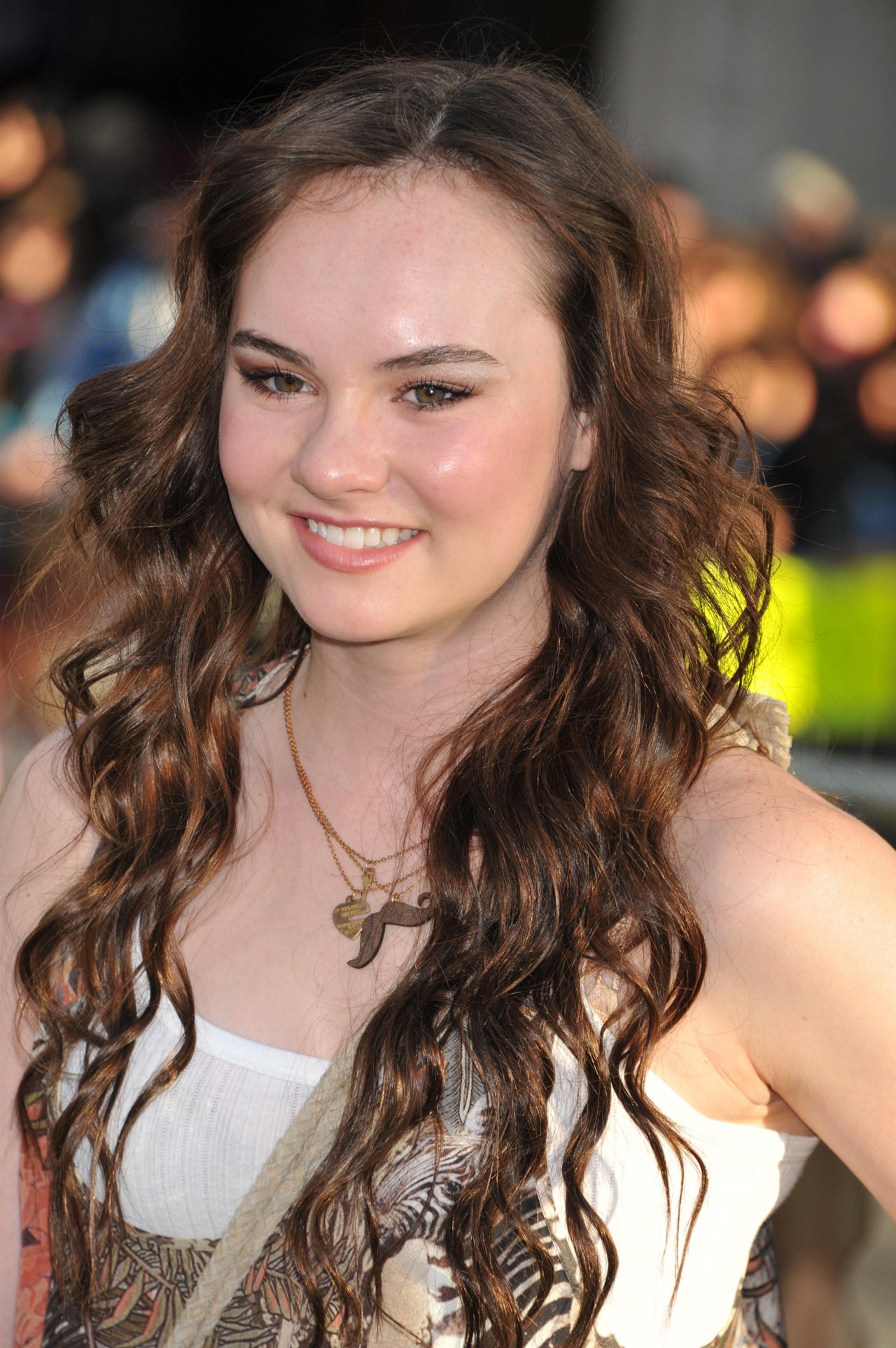 Madeline Carroll Wallpapers