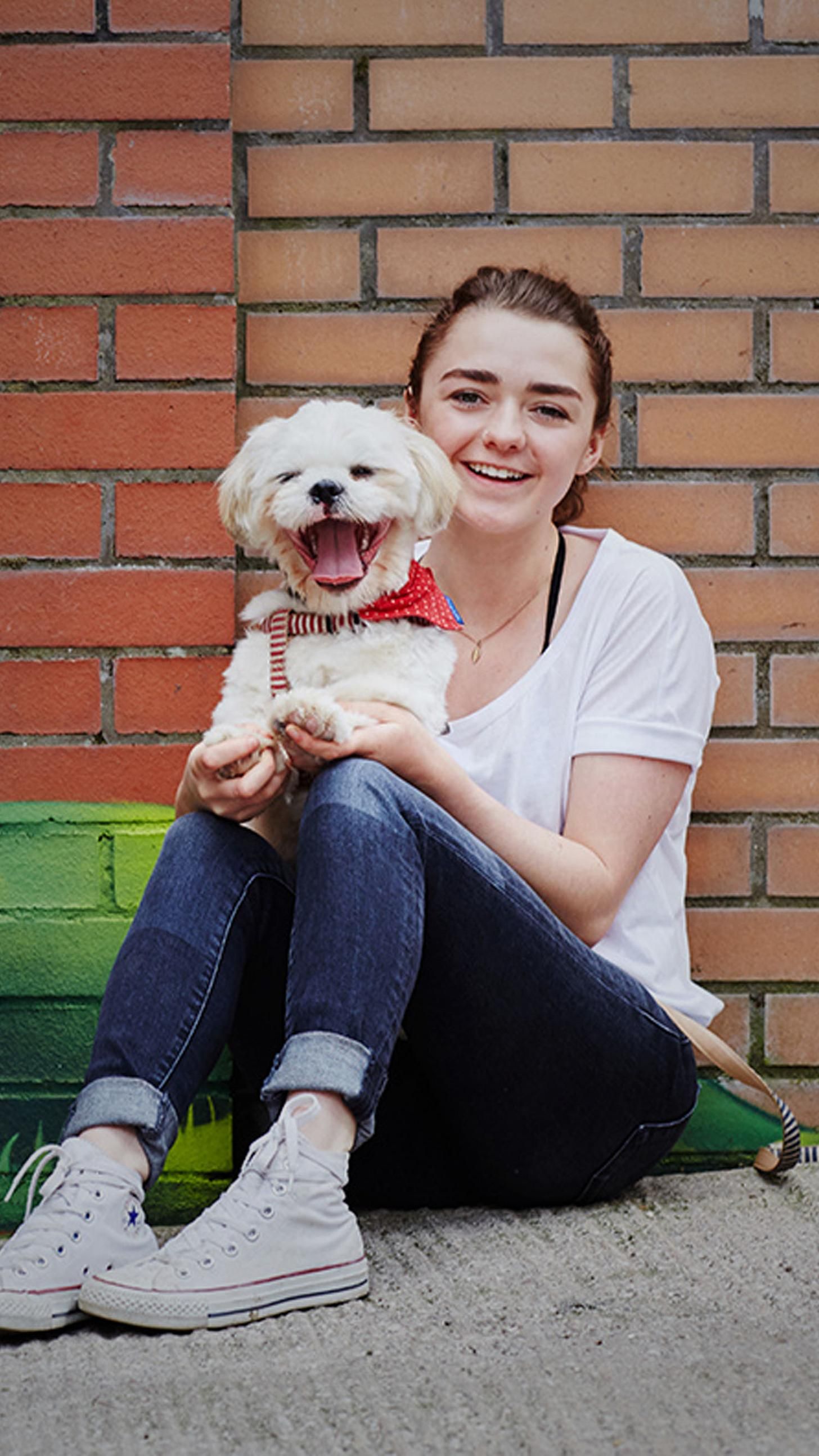 Maisie Williams Photoshoot with Owl Wallpapers