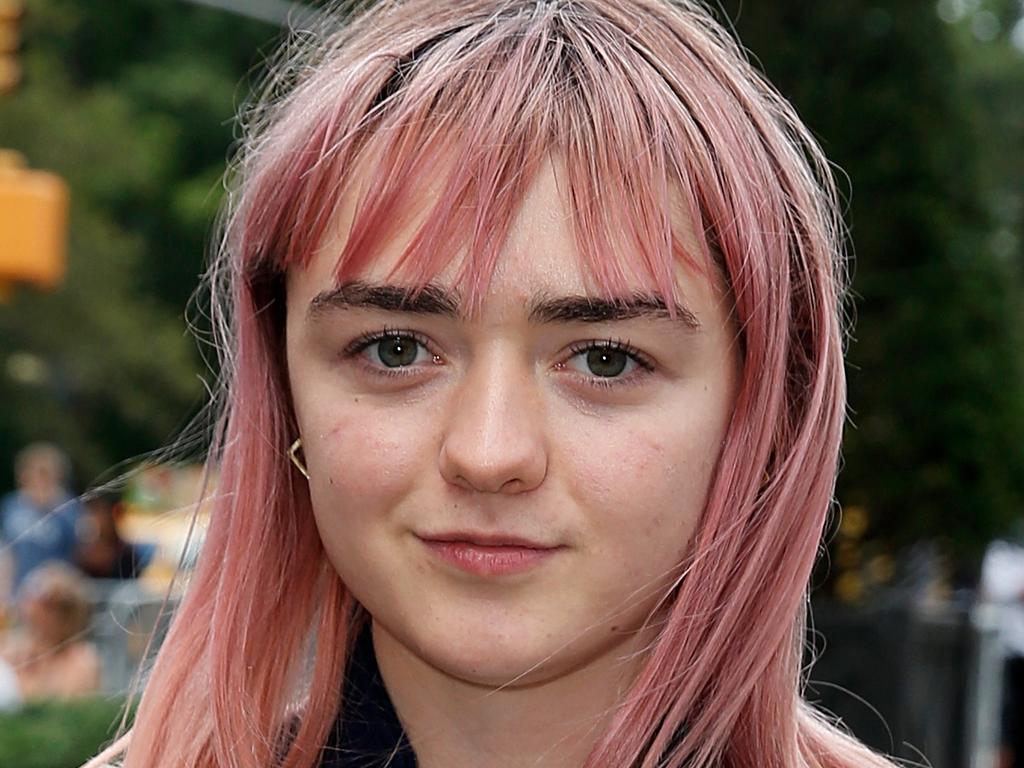 Maisie Williams Pink Hair Wallpapers