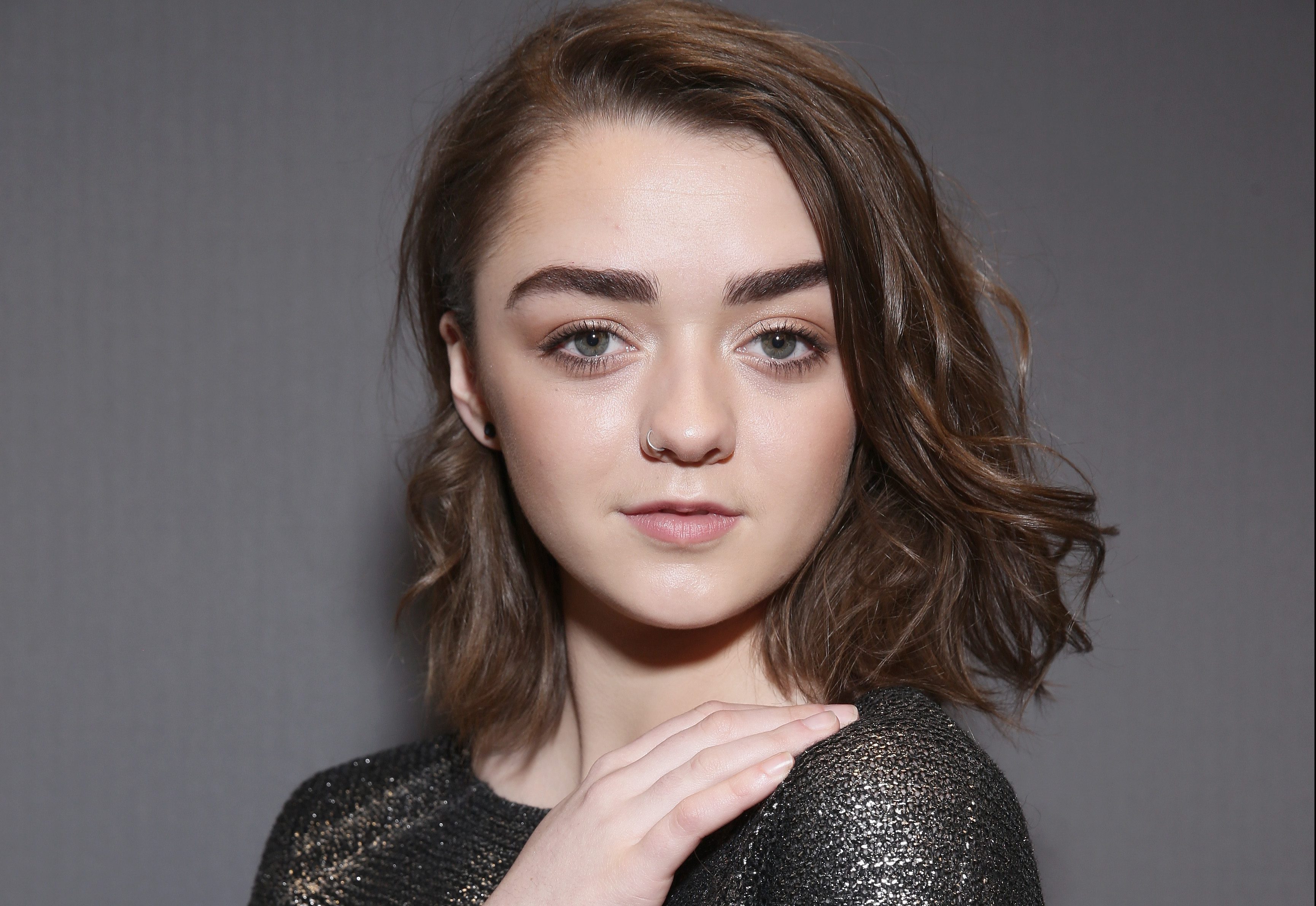 Maisie Williams Short Hair Wallpapers