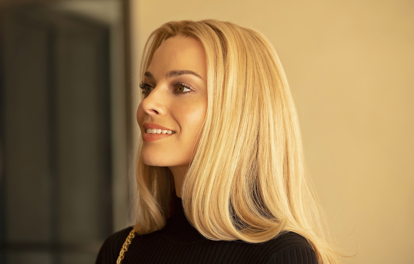 Margot Robbie Beautiful Smile Wallpapers