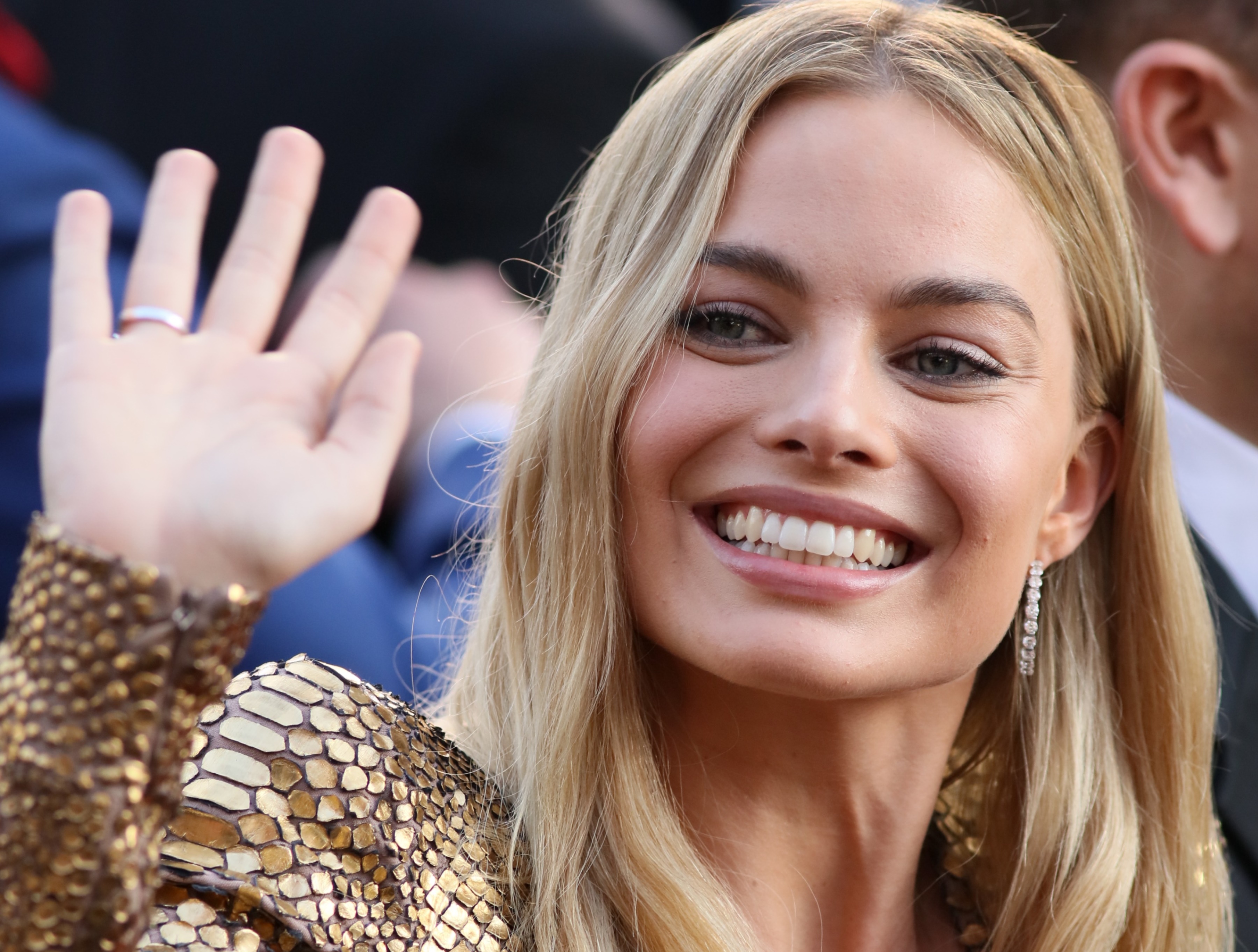 Margot Robbie Beautiful Smile Wallpapers