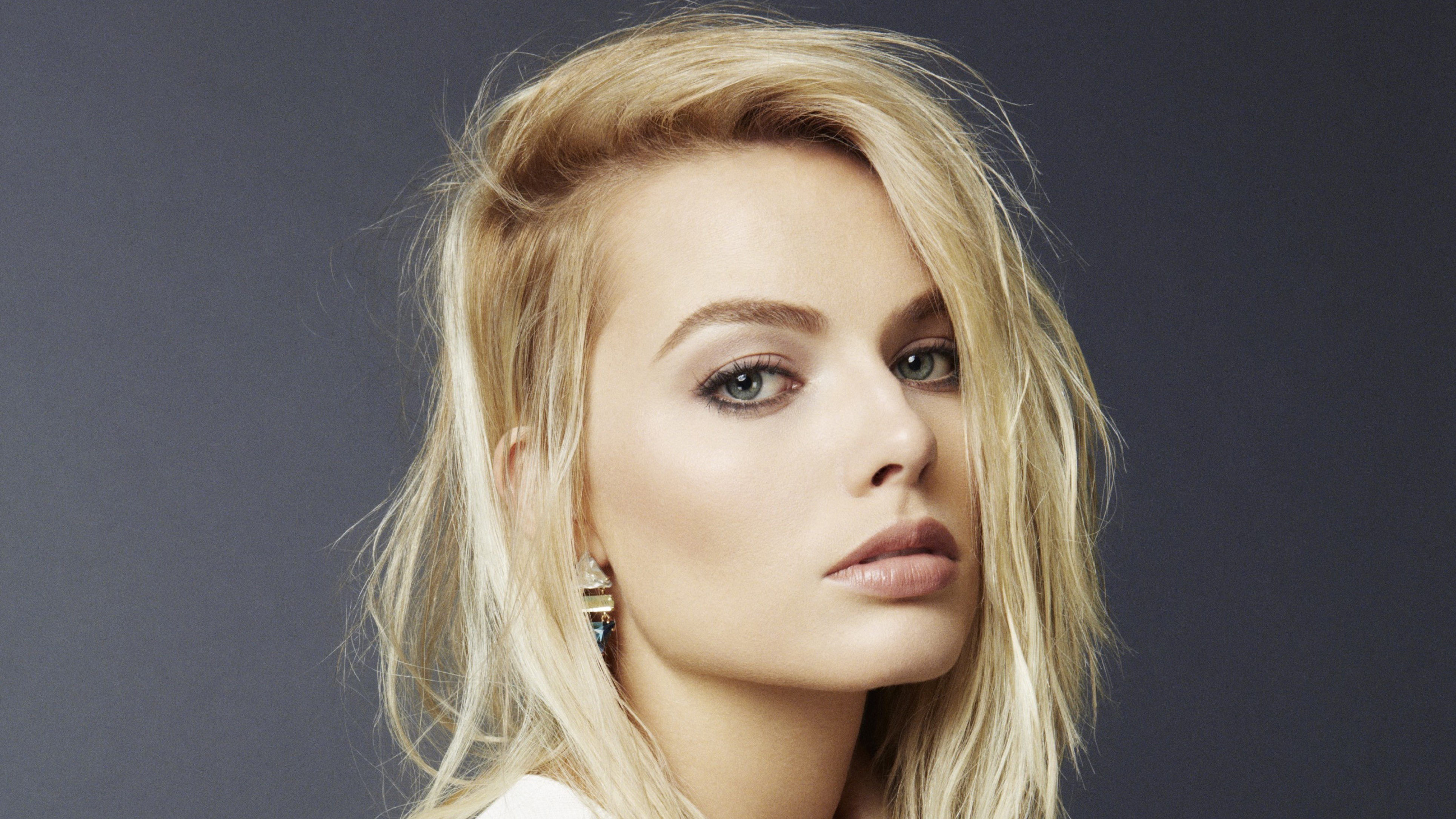 Margot Robbie Cute Wallpapers