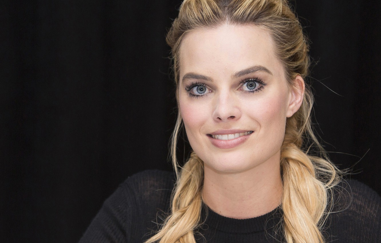 Margot Robbie Face Wallpapers