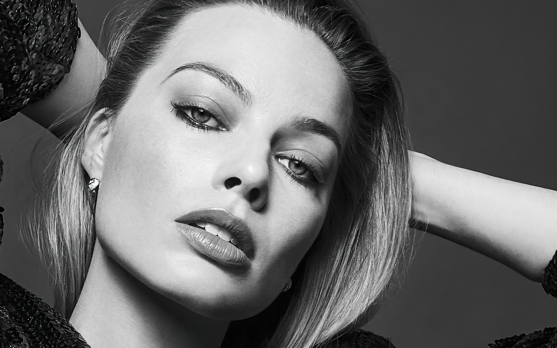 Margot Robbie Monochrome Wallpapers