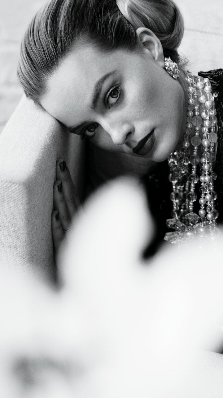 Margot Robbie Monochrome 2021 Wallpapers