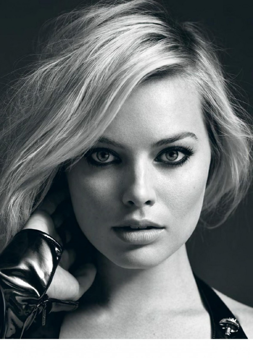 Margot Robbie Monochrome 2021 Wallpapers