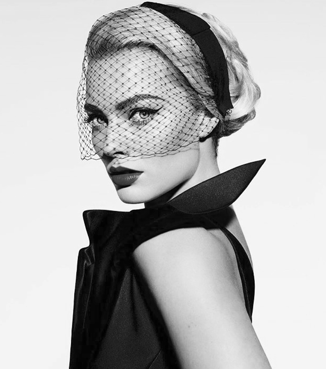 Margot Robbie Monochrome 2021 Wallpapers