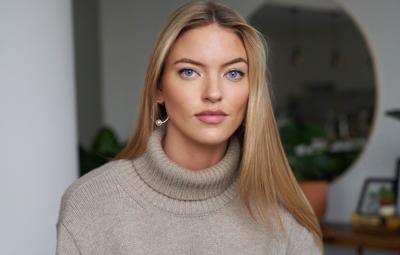 Martha Hunt Wallpapers