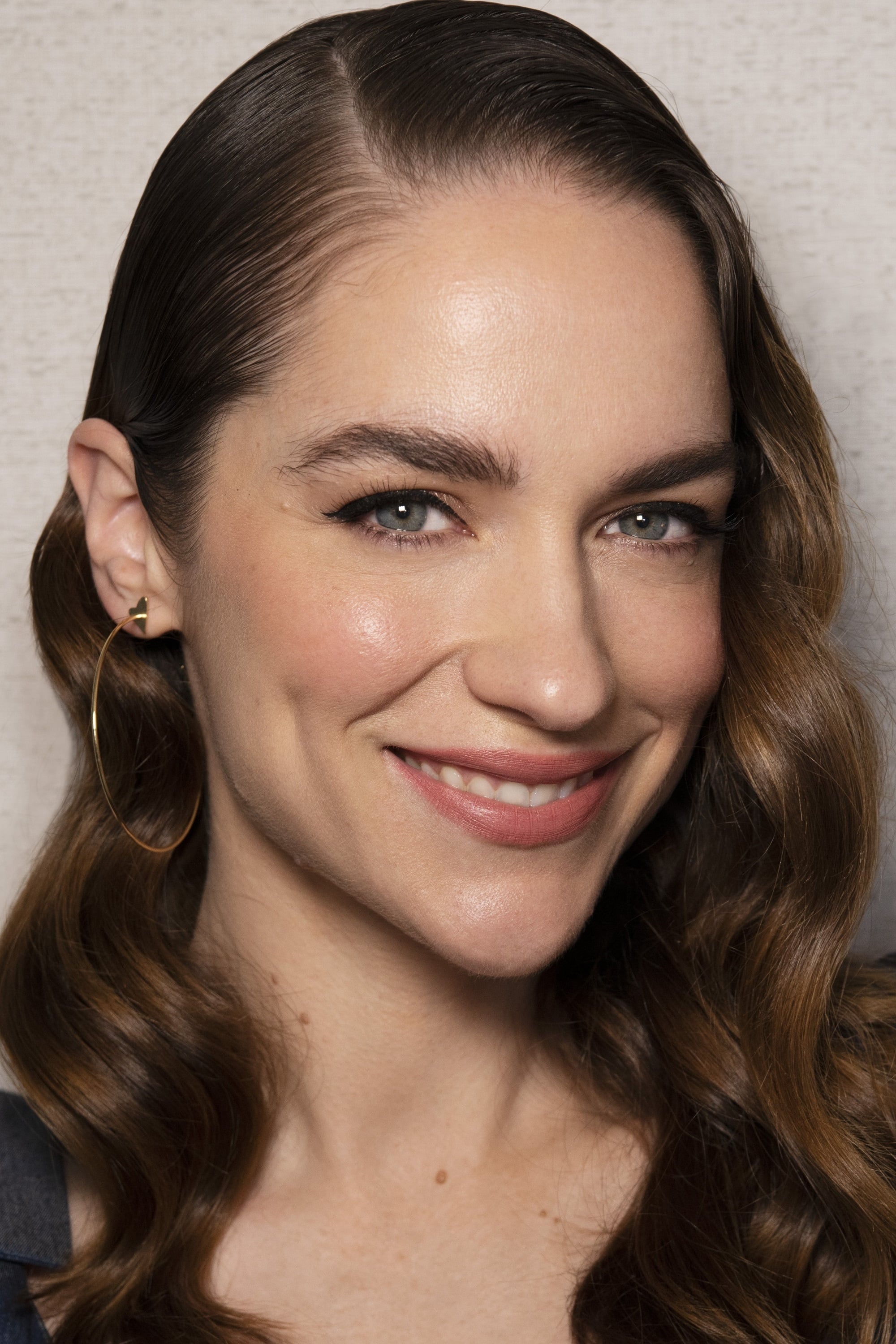 Melanie Scrofano Wallpapers