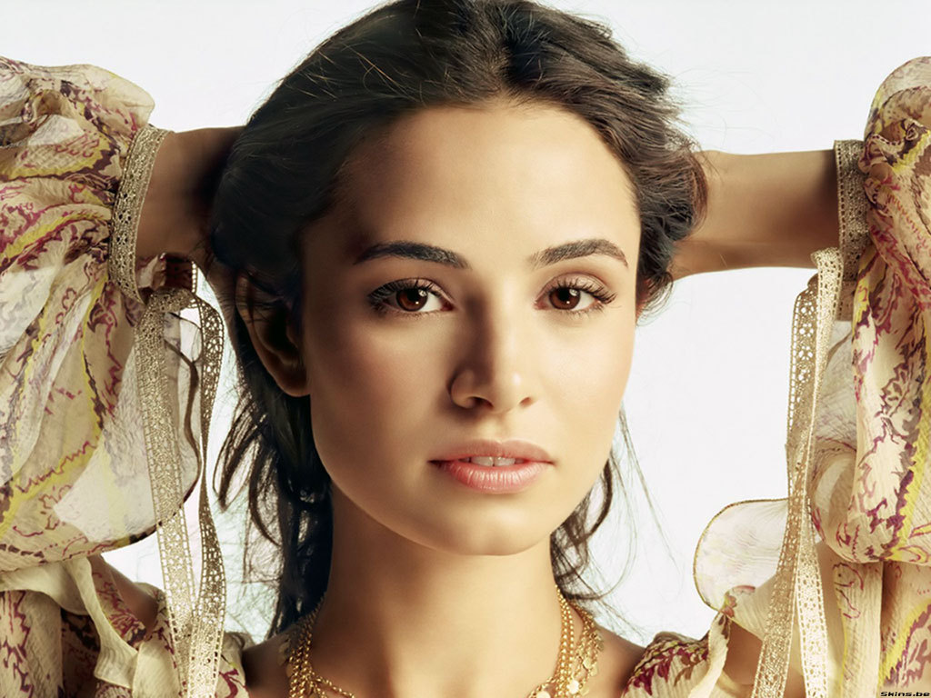 Mia Maestro Wallpapers