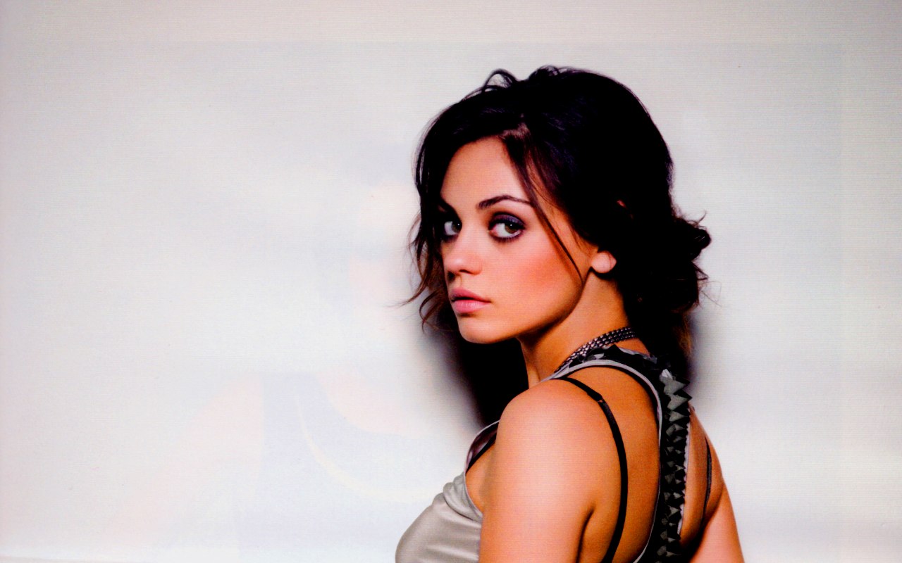 Mila Kunis Cosmopolitan Wallpapers