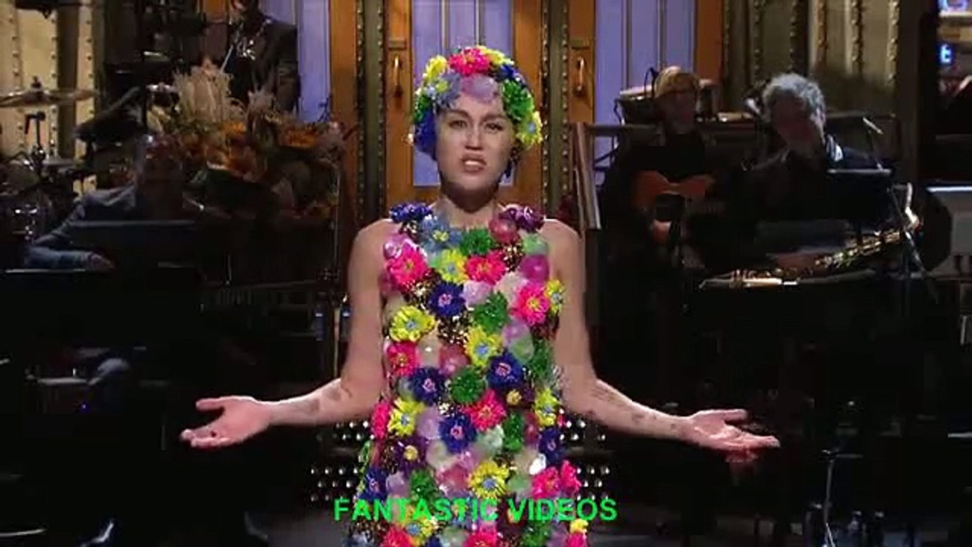 Miley Cyrus SNL 2020 Wallpapers