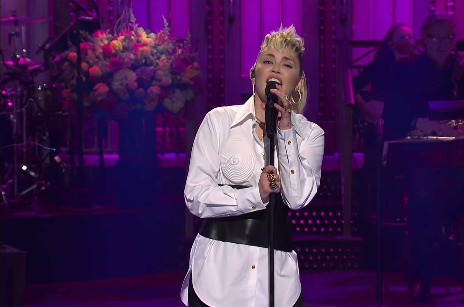 Miley Cyrus SNL 2020 Wallpapers