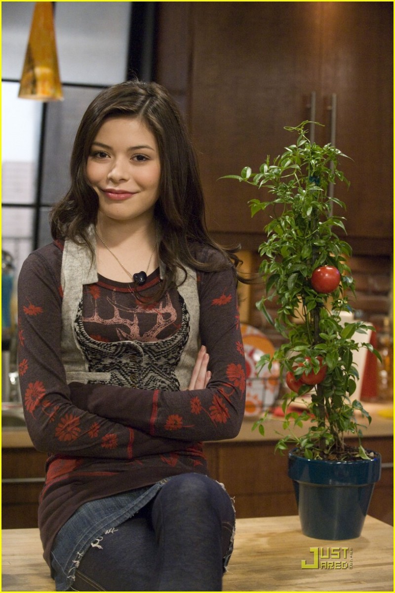 Miranda Cosgrove Wallpapers