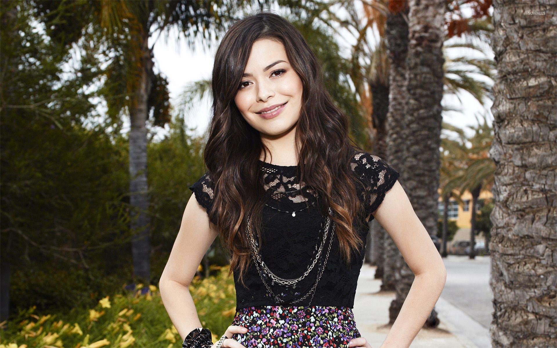 Miranda Cosgrove 2020 Wallpapers