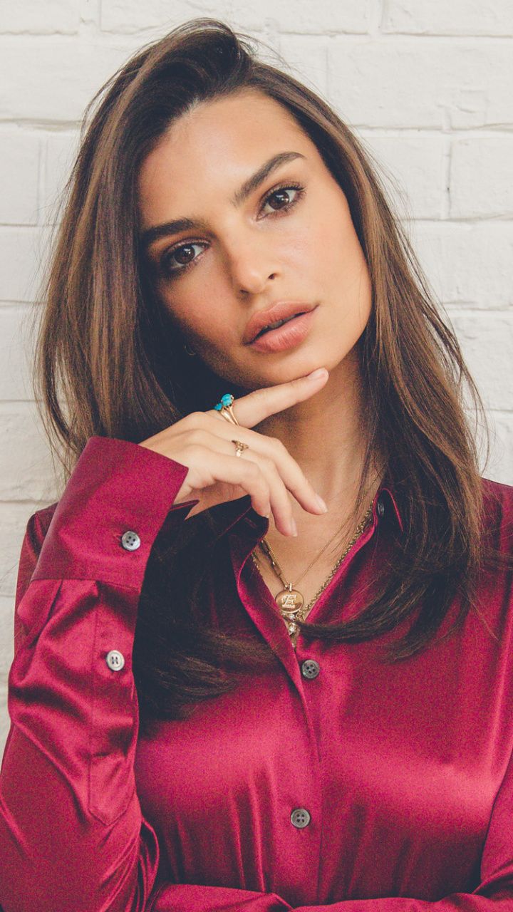 Model Emily Ratajkowski Wallpapers