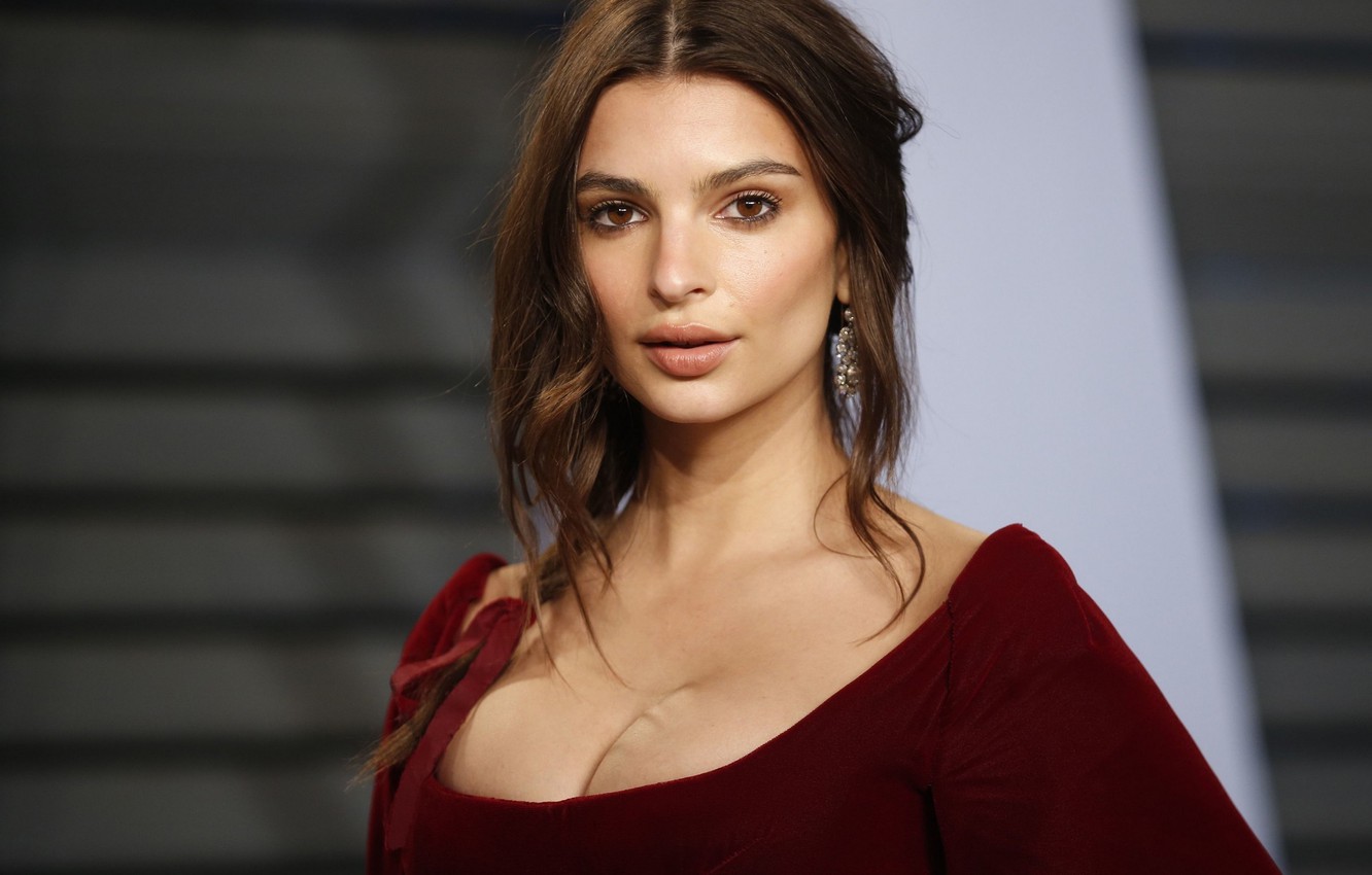 Model Emily Ratajkowski Wallpapers