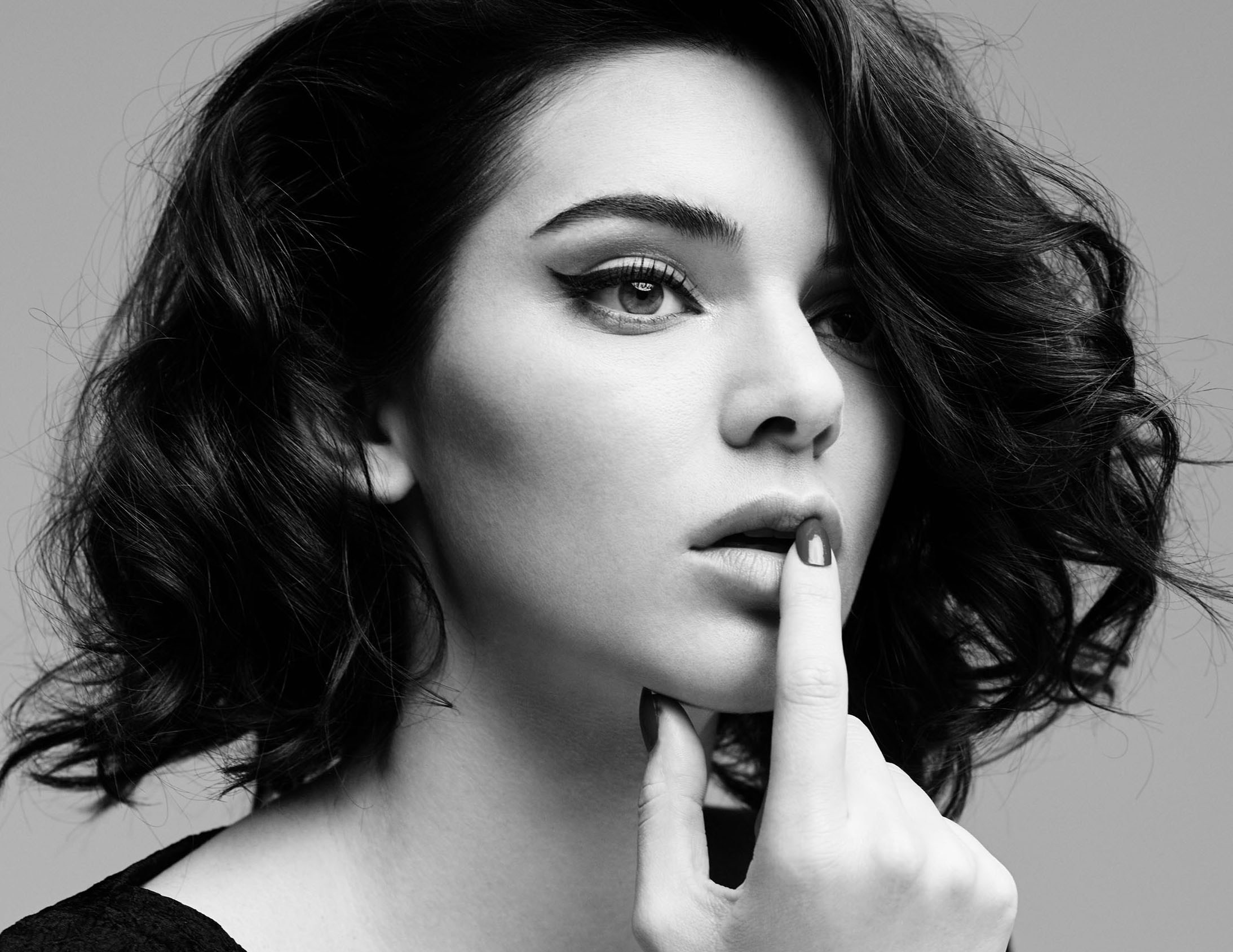 Model Kendall Jenner Monochrome Wallpapers